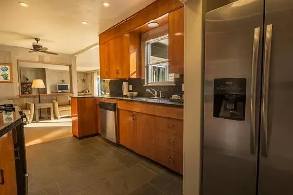 Kitchen/Kitchenette in Heritage House Resort & Spa