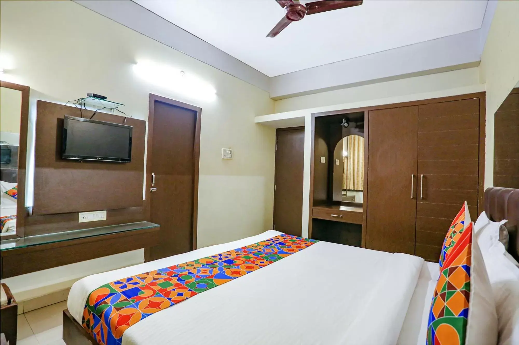 TV and multimedia, Bed in FabExpress Kanha Classic