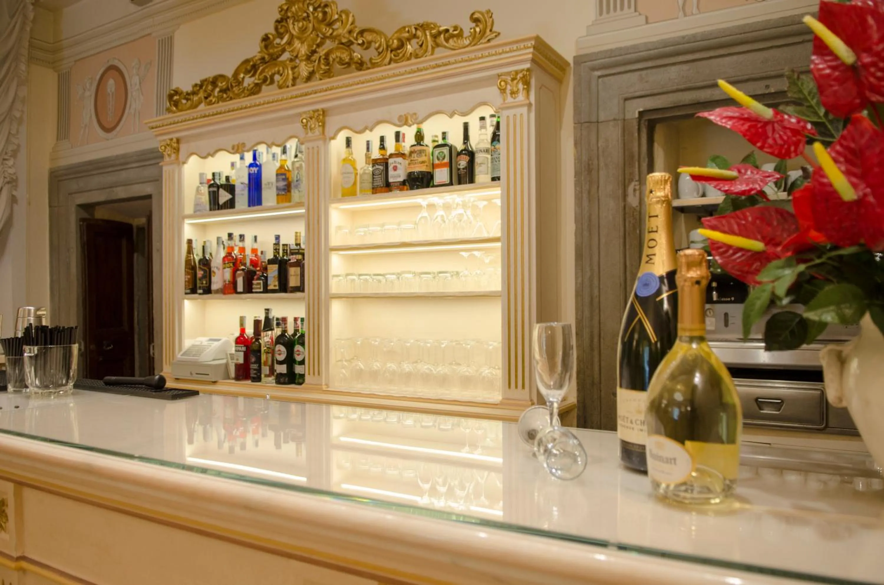Lounge or bar in Hotel San Michele
