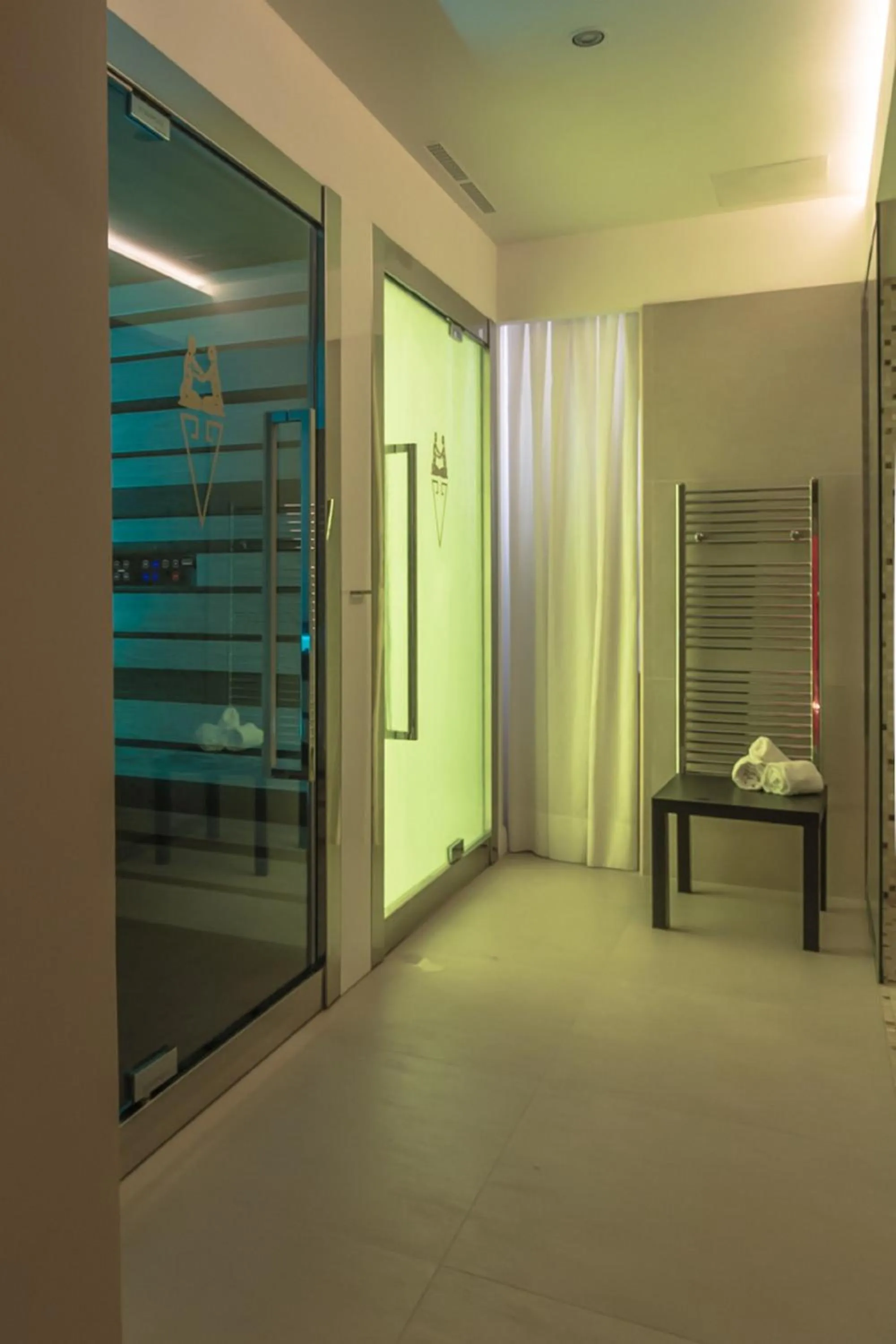 Hot Spring Bath in Hotel Touring Wellness & Beauty