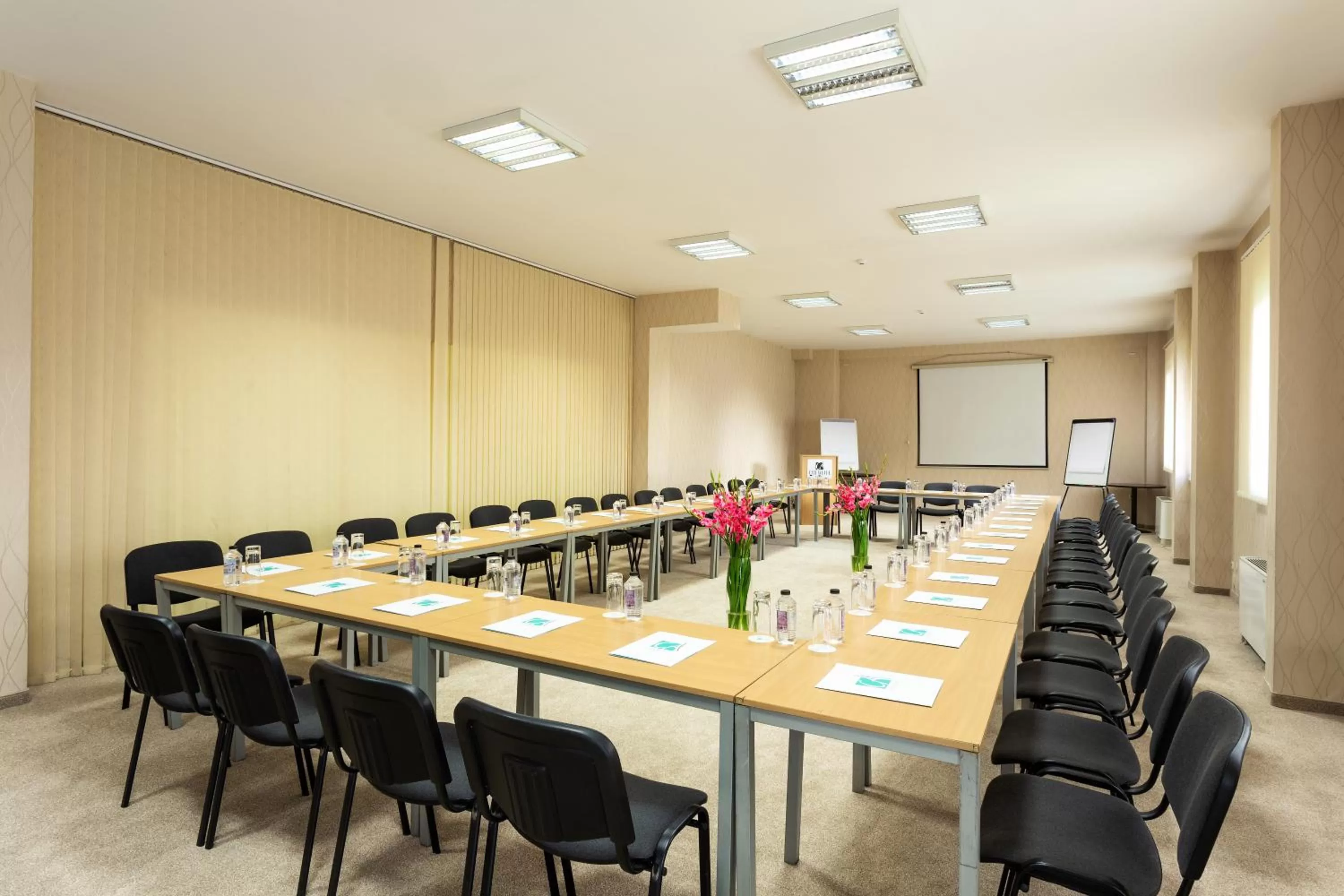 Business facilities in City Avenue Hotel by HMG-Free Parking-Free Wi-Fi