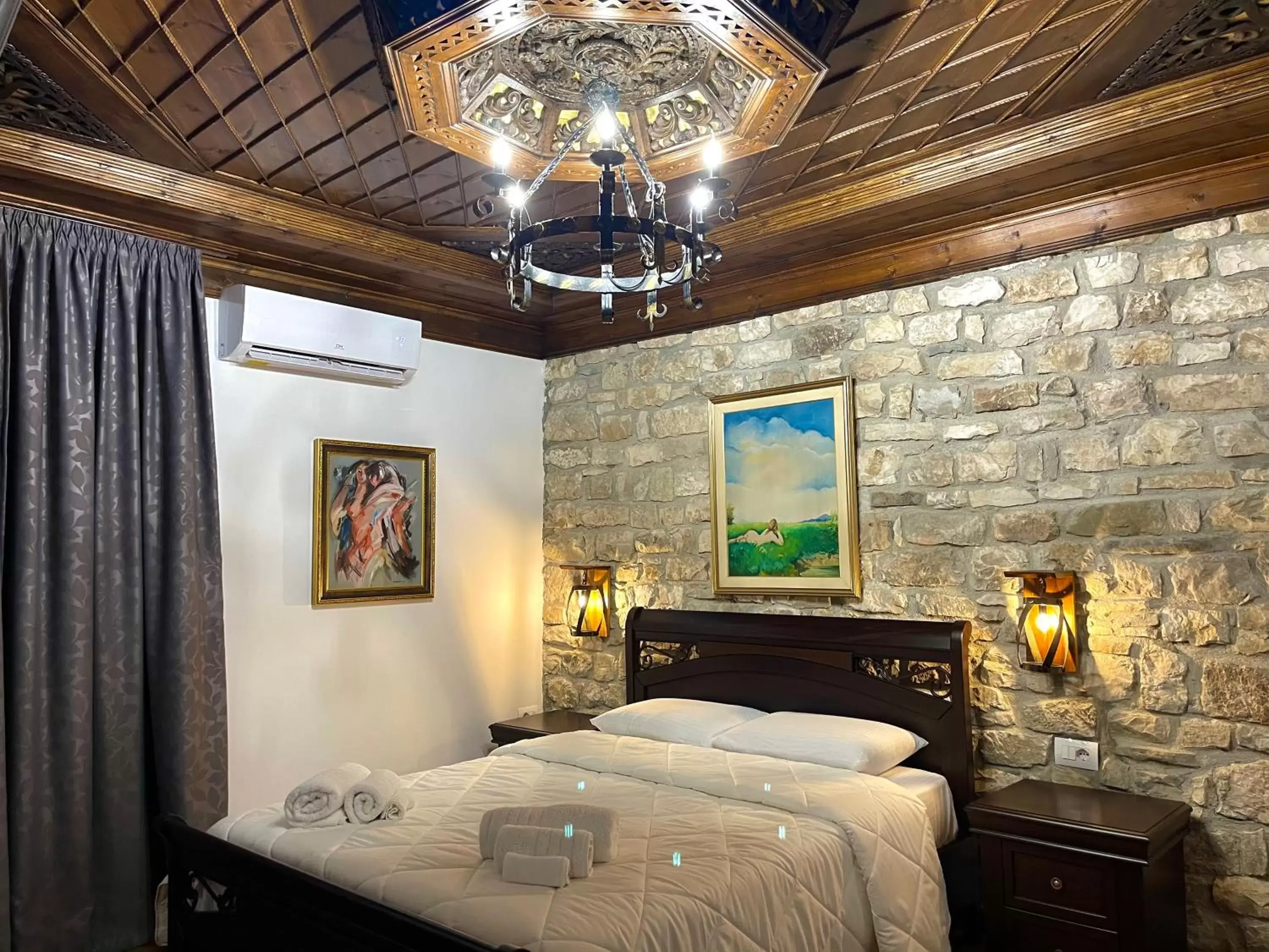 Family Room with Mountain View in White House Berat Family Room with Mountain View in White House Berat