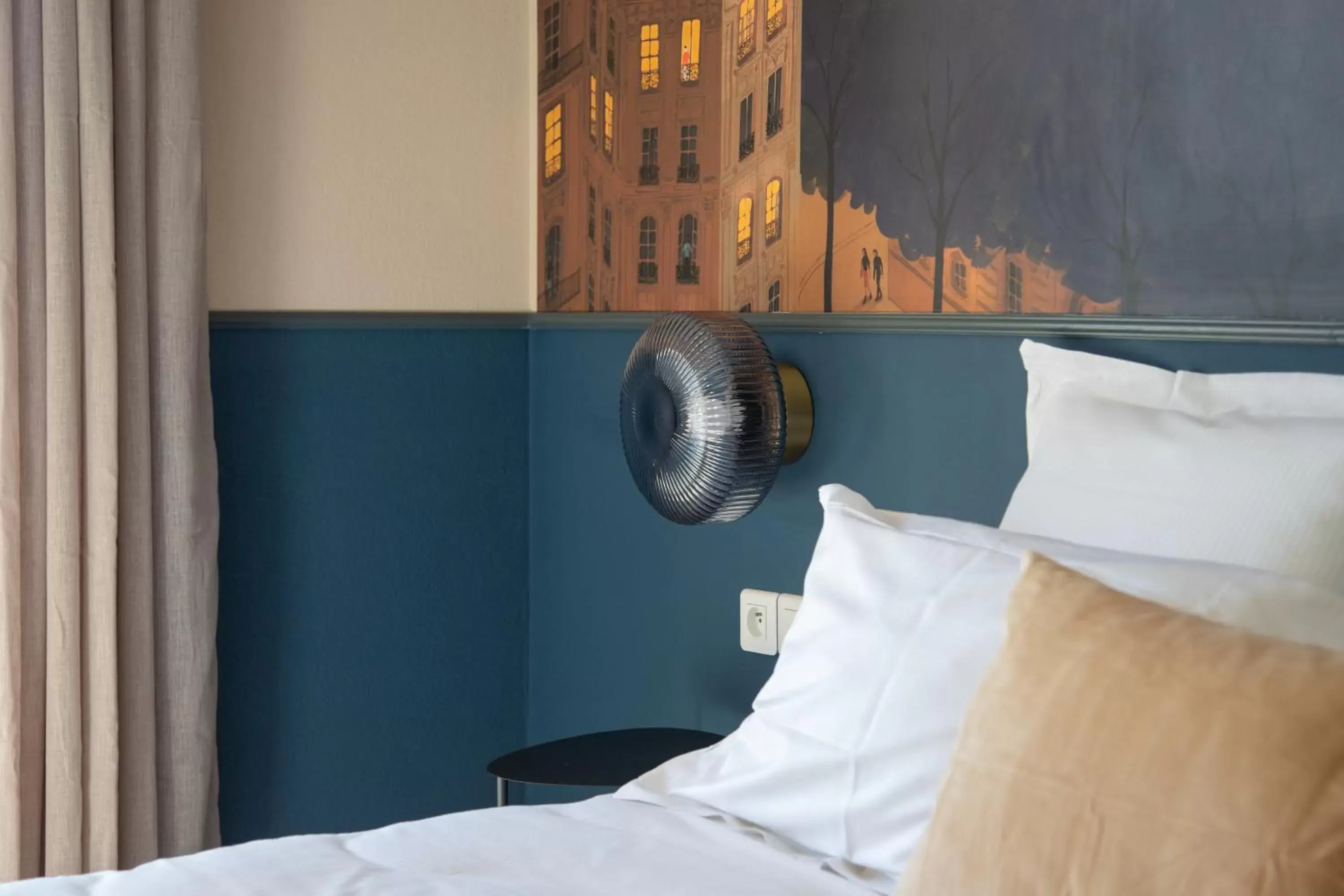 Bed in Hôtel La Perna Bed in Hôtel La Perna