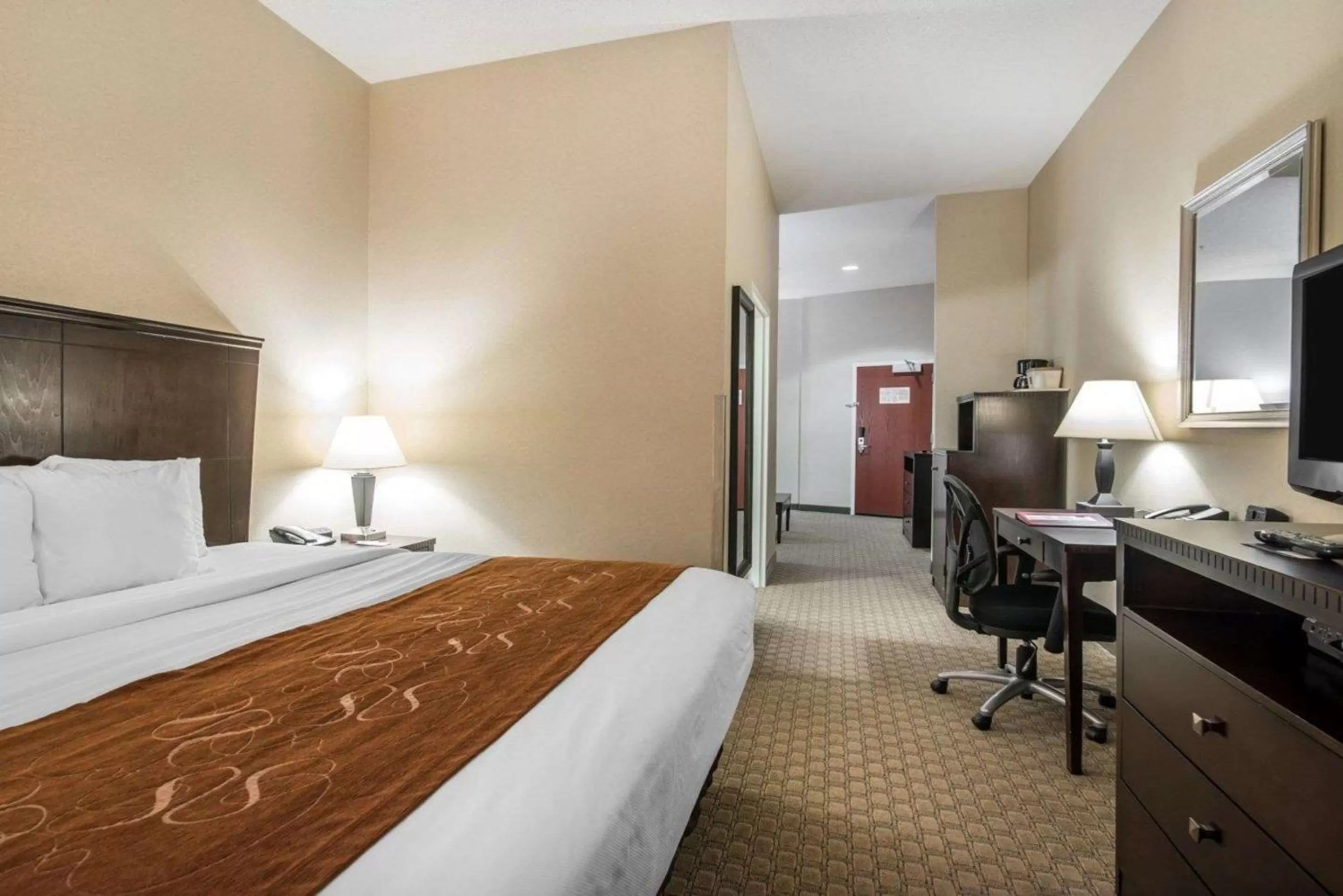 Photo of the whole room in University Inn Vestal