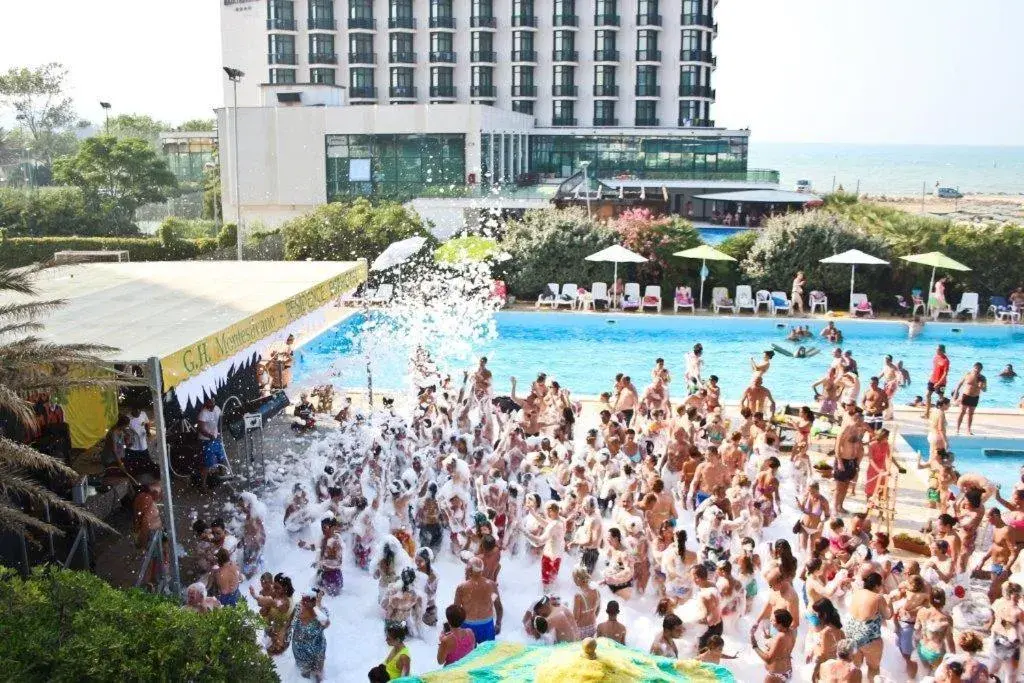 Swimming Pool in Grand Hotel Montesilvano