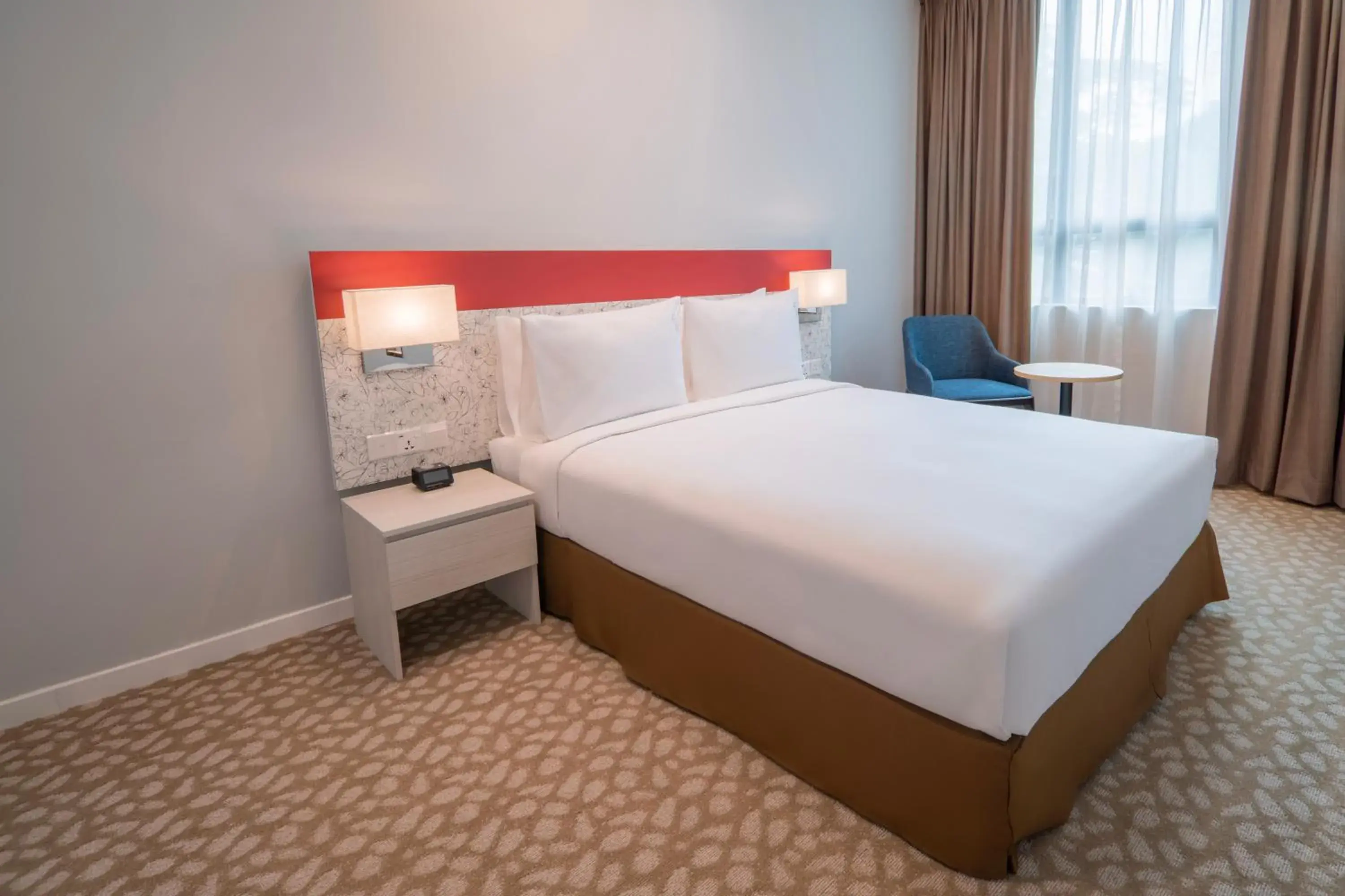 Bedroom, Bed in Holiday Inn Express & Suites Johor Bahru, an IHG Hotel