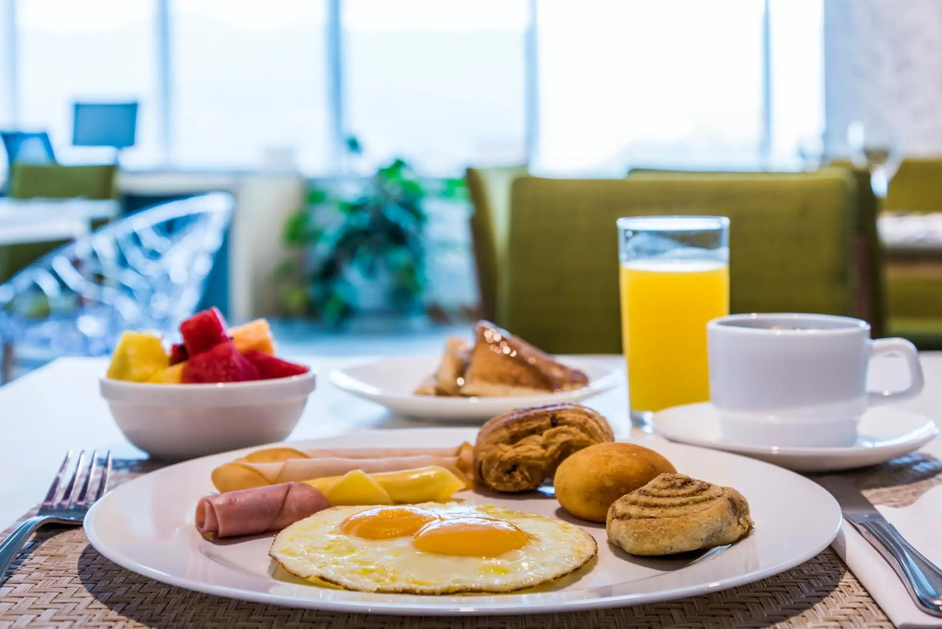 Food, Breakfast in La Quinta by Wyndham Medellin