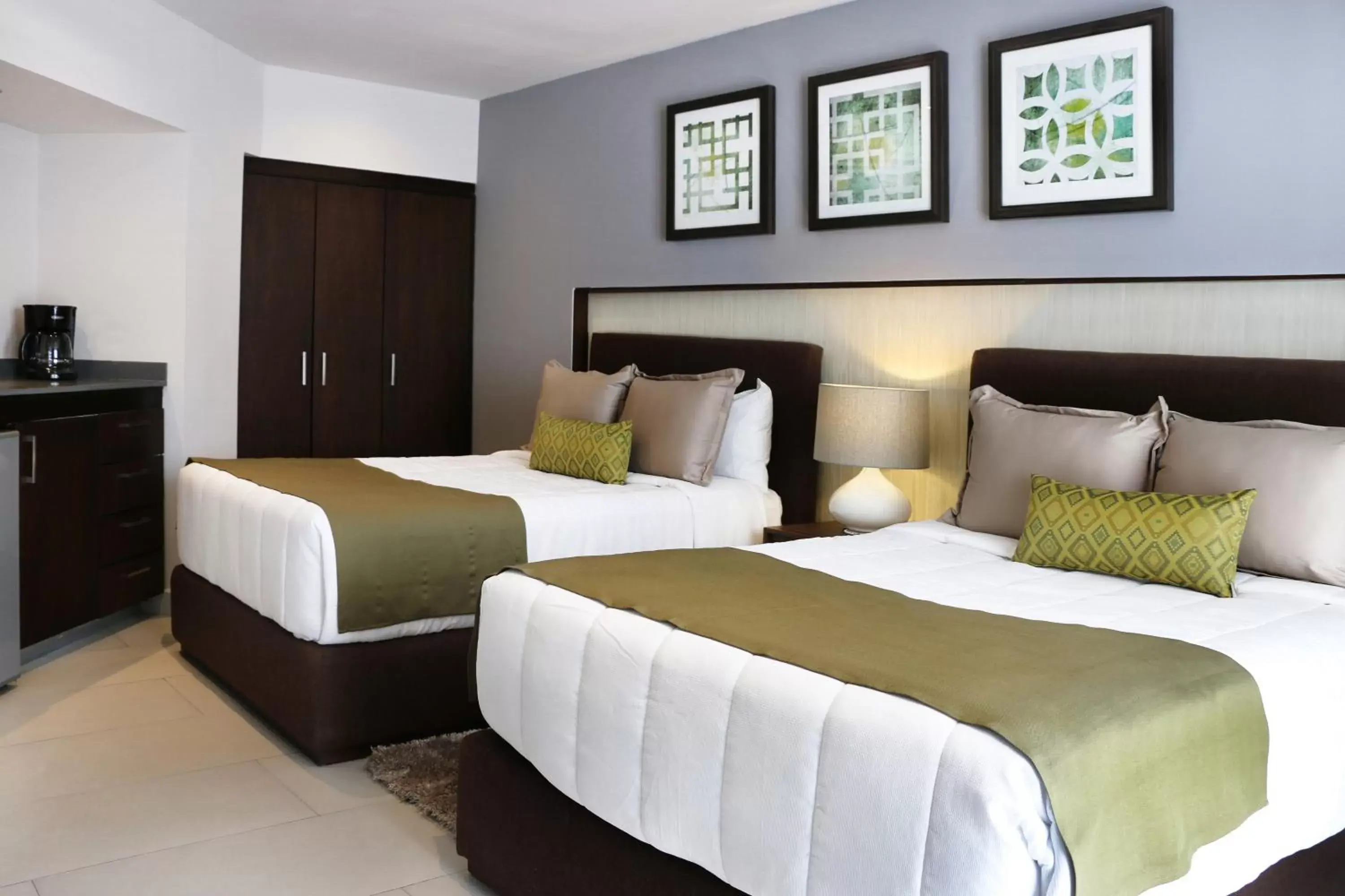 Bedroom, Bed in The Inn at Mazatlan