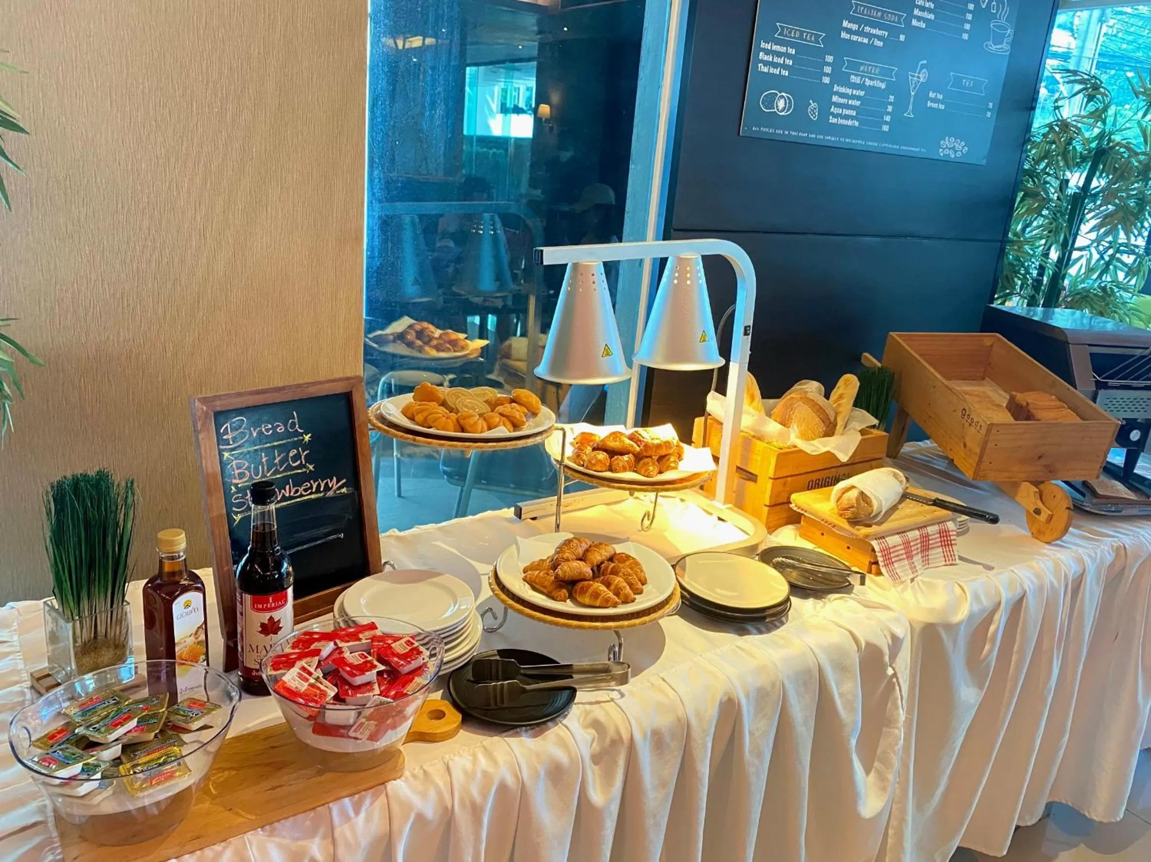 Restaurant/places to eat in Admiral Premier Bangkok