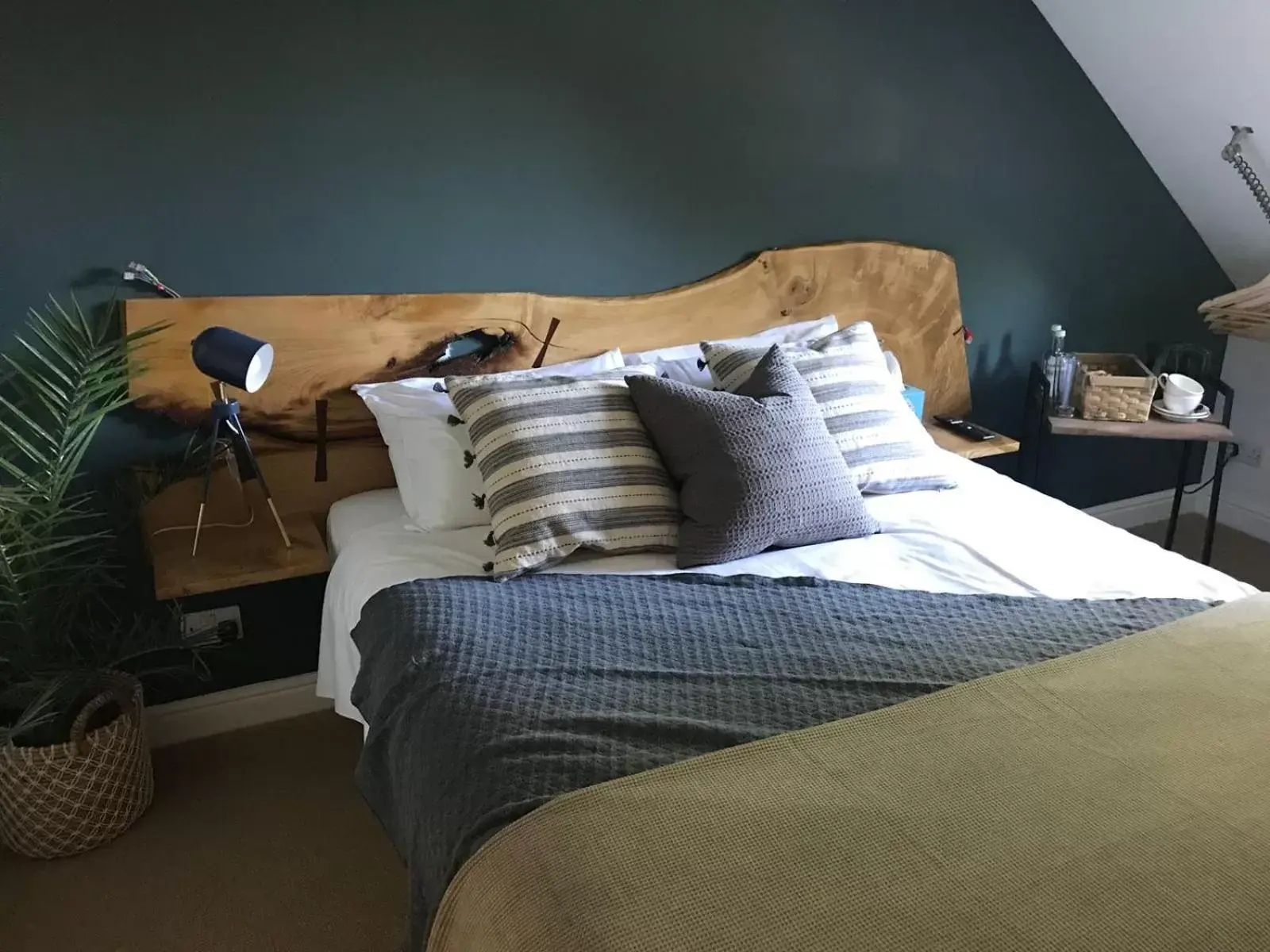 King Room in The Nags Head Hotel King Room in The Nags Head Hotel