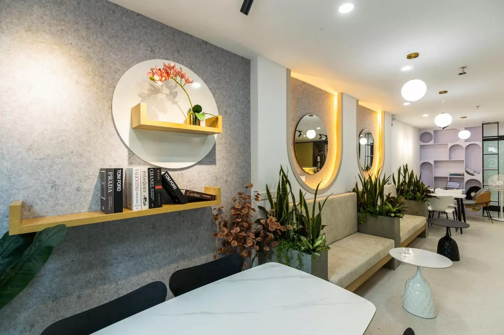 Restaurant/places to eat in Crescendo Boutique Studio Restaurant/places to eat in Crescendo Boutique Studio