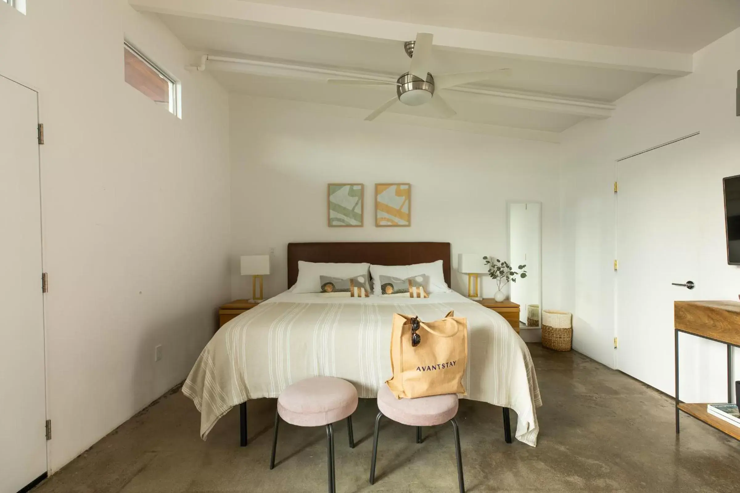 Bedroom, Bed in The Wesley Palm Springs