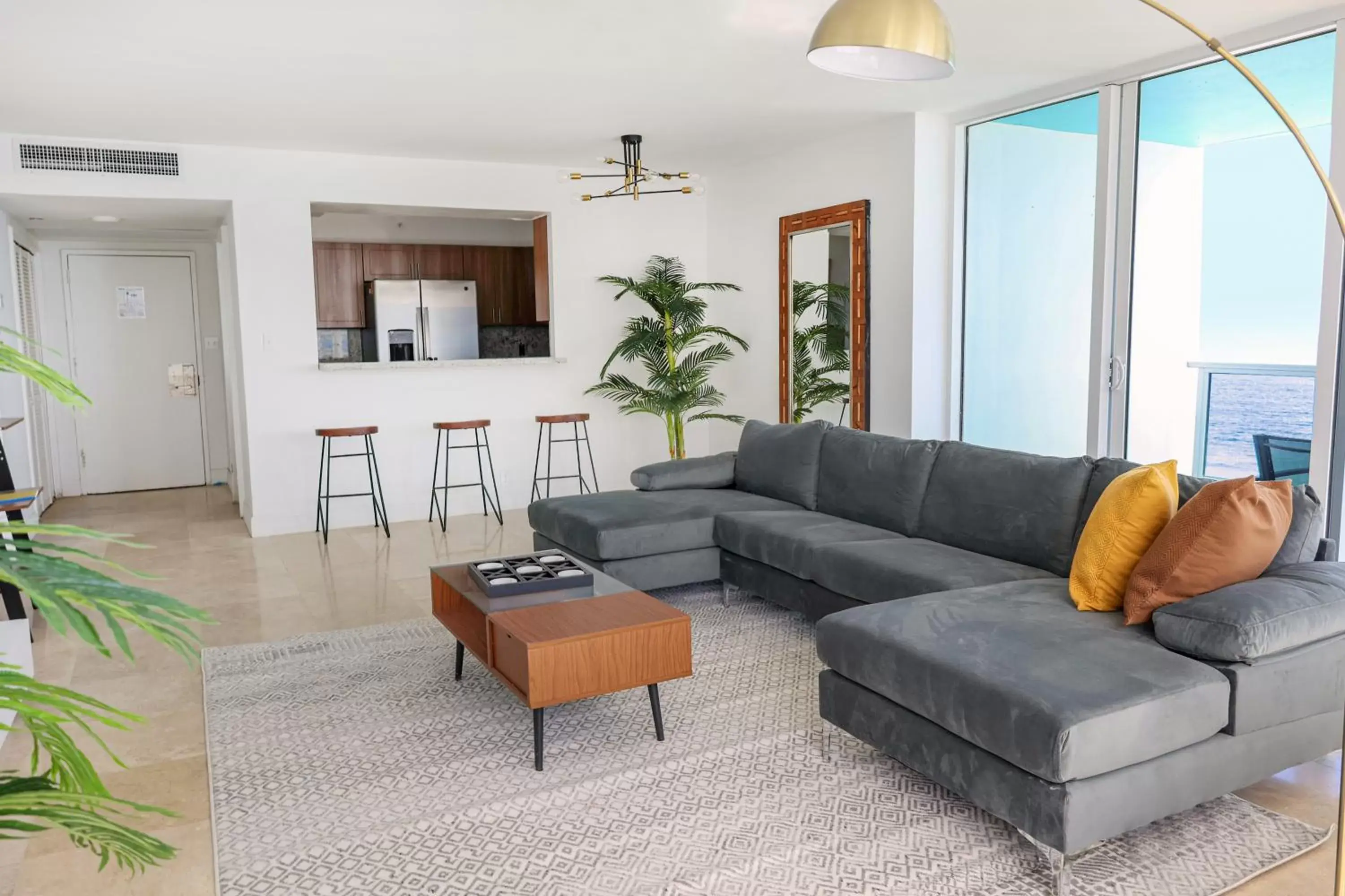 Living room, Seating Area in Seacoast Suites on Miami Beach