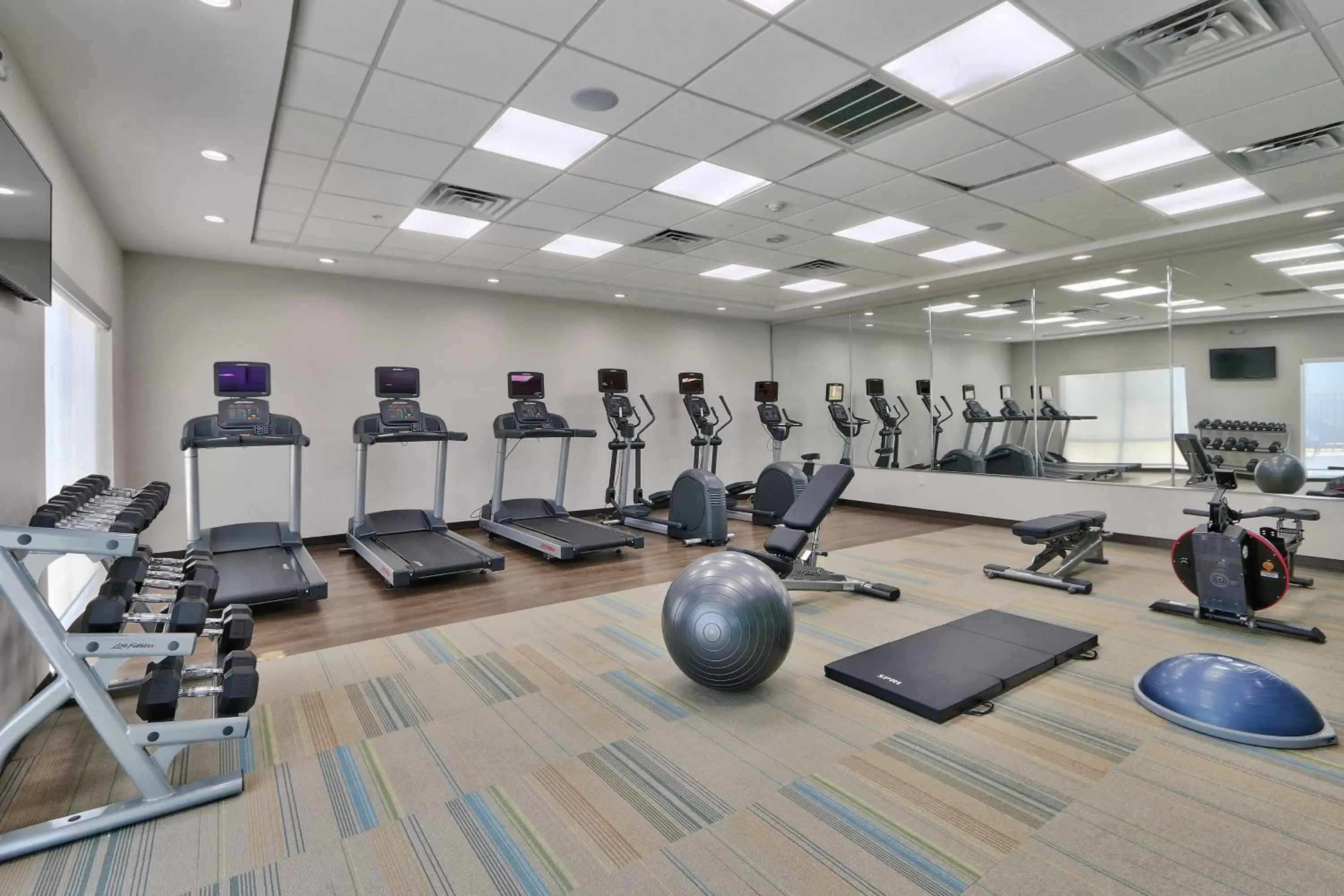 Fitness centre/facilities, Fitness Center/Facilities in Holiday Inn Express & Suites - Houston East - Beltway 8, an IHG Hotel