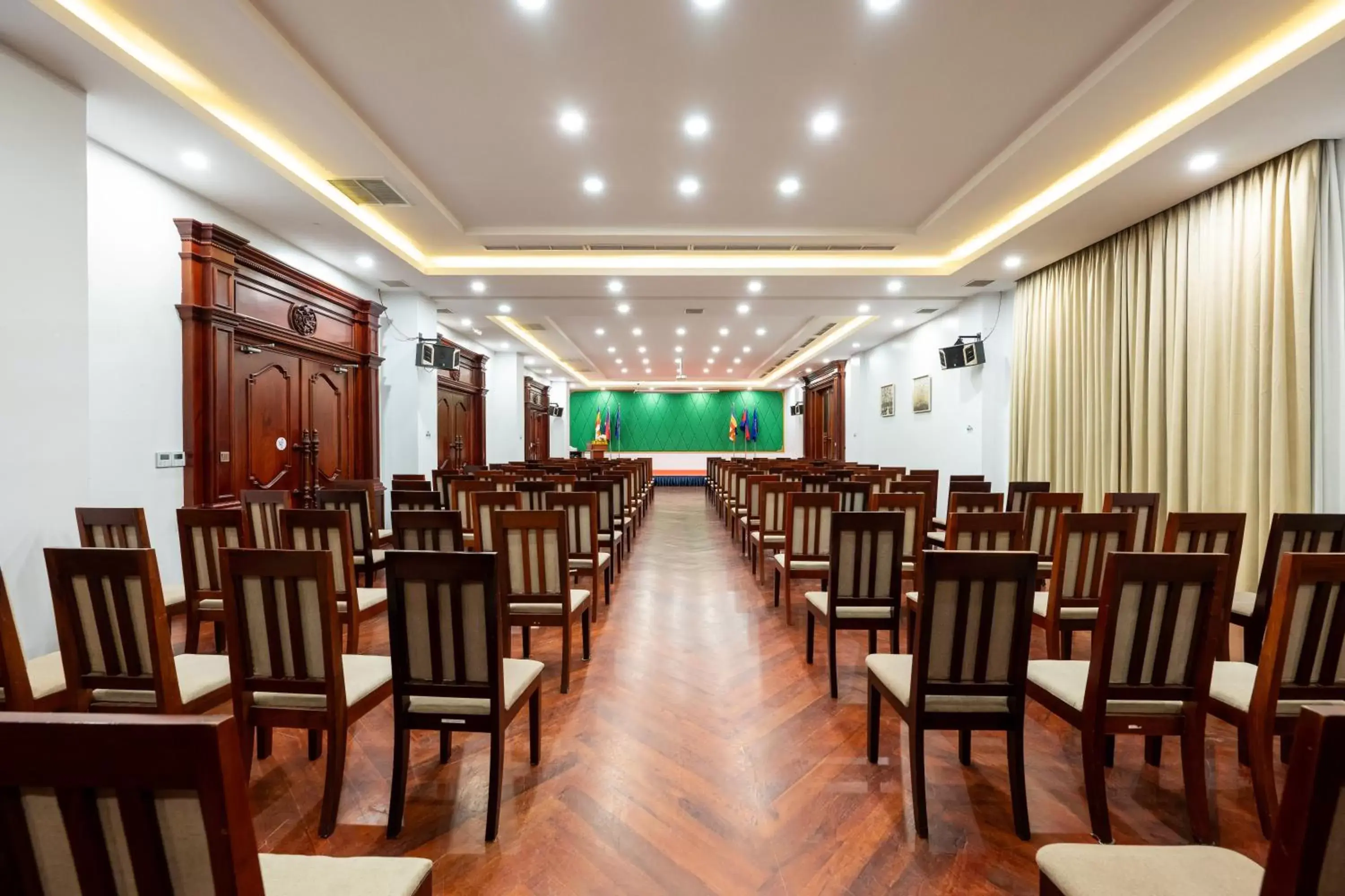 Meeting/conference room in Lbn Asian Hotel