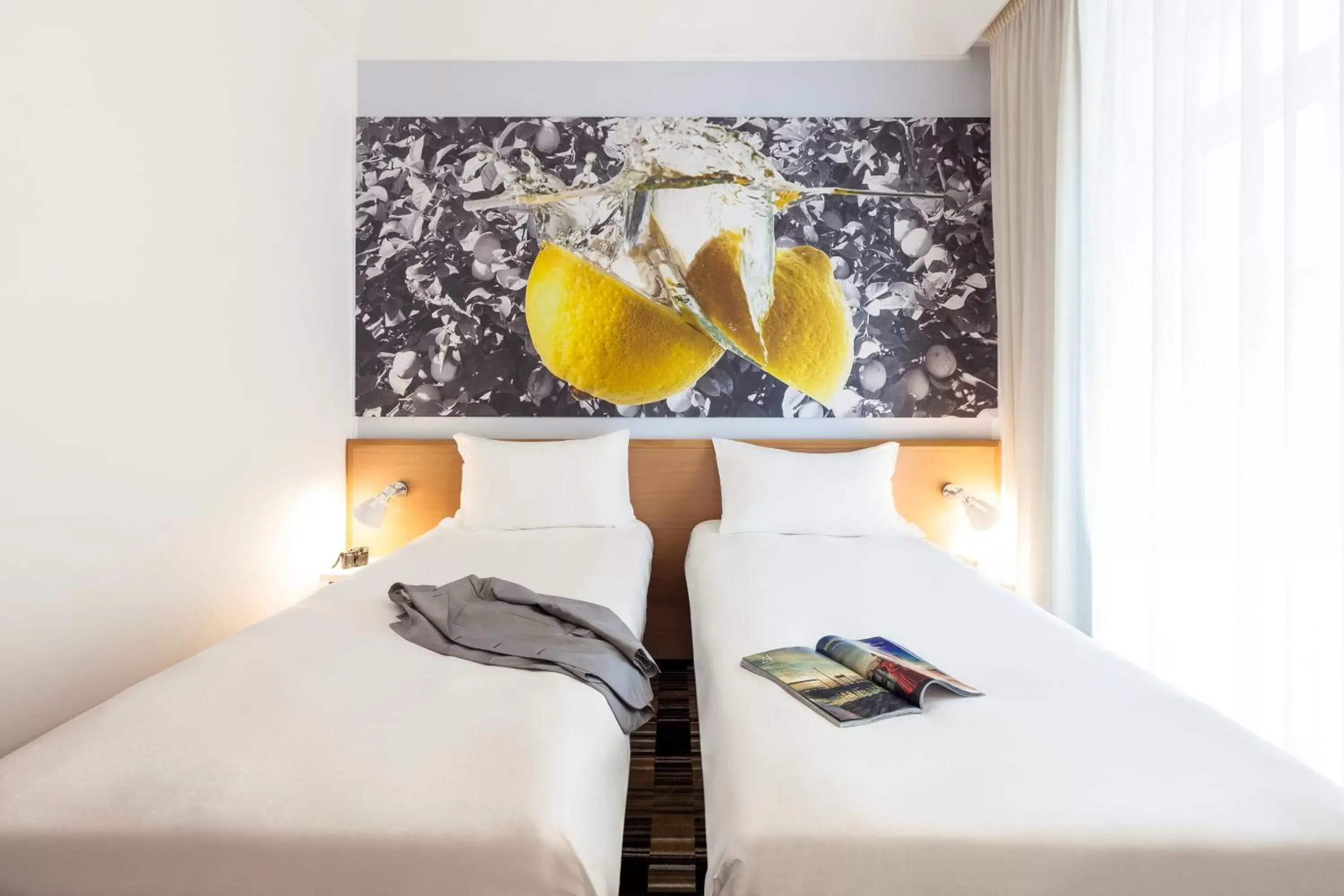 Bedroom, Bed in Ibis Styles Napoli Garibaldi