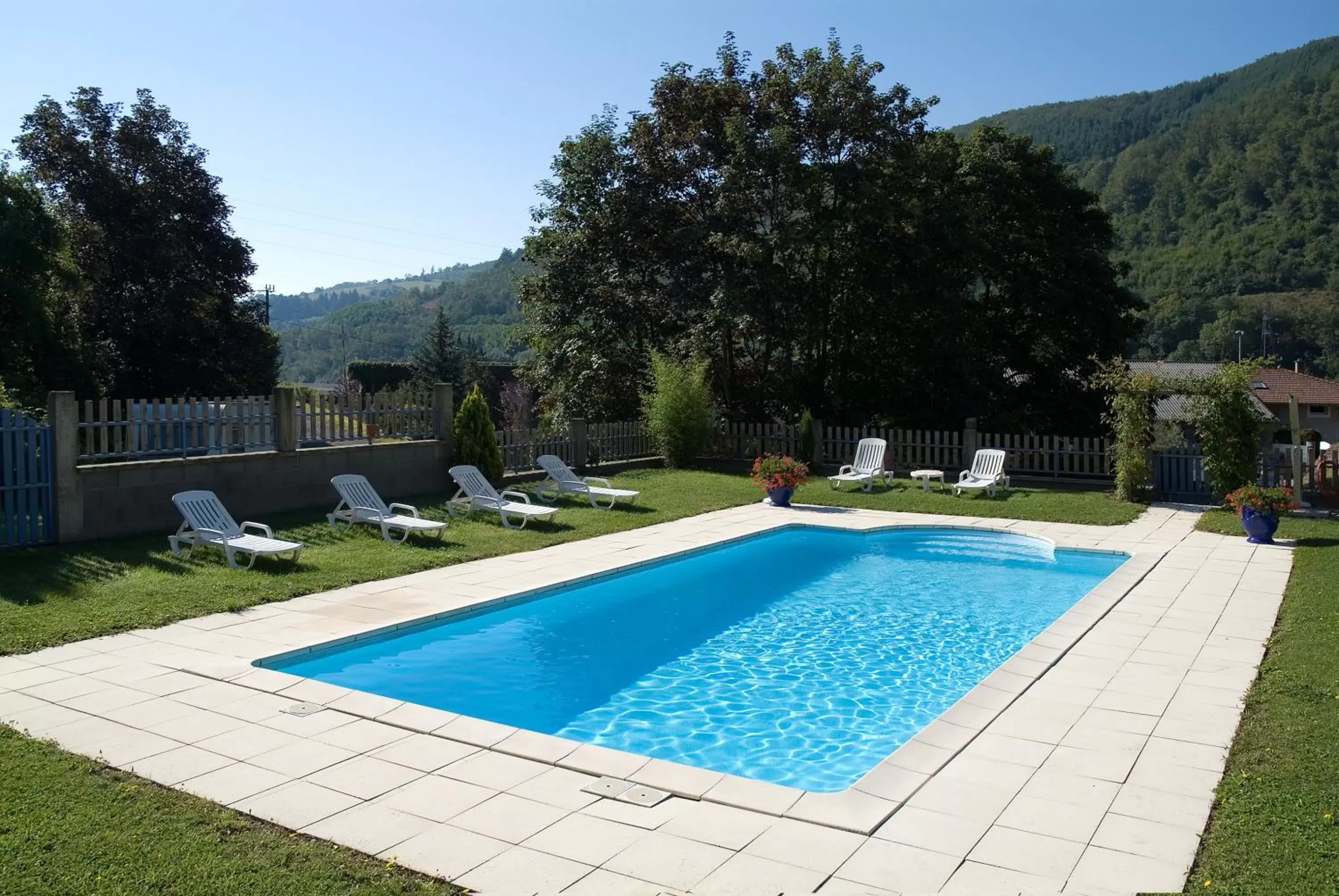 Swimming Pool in Hôtel Burnichon