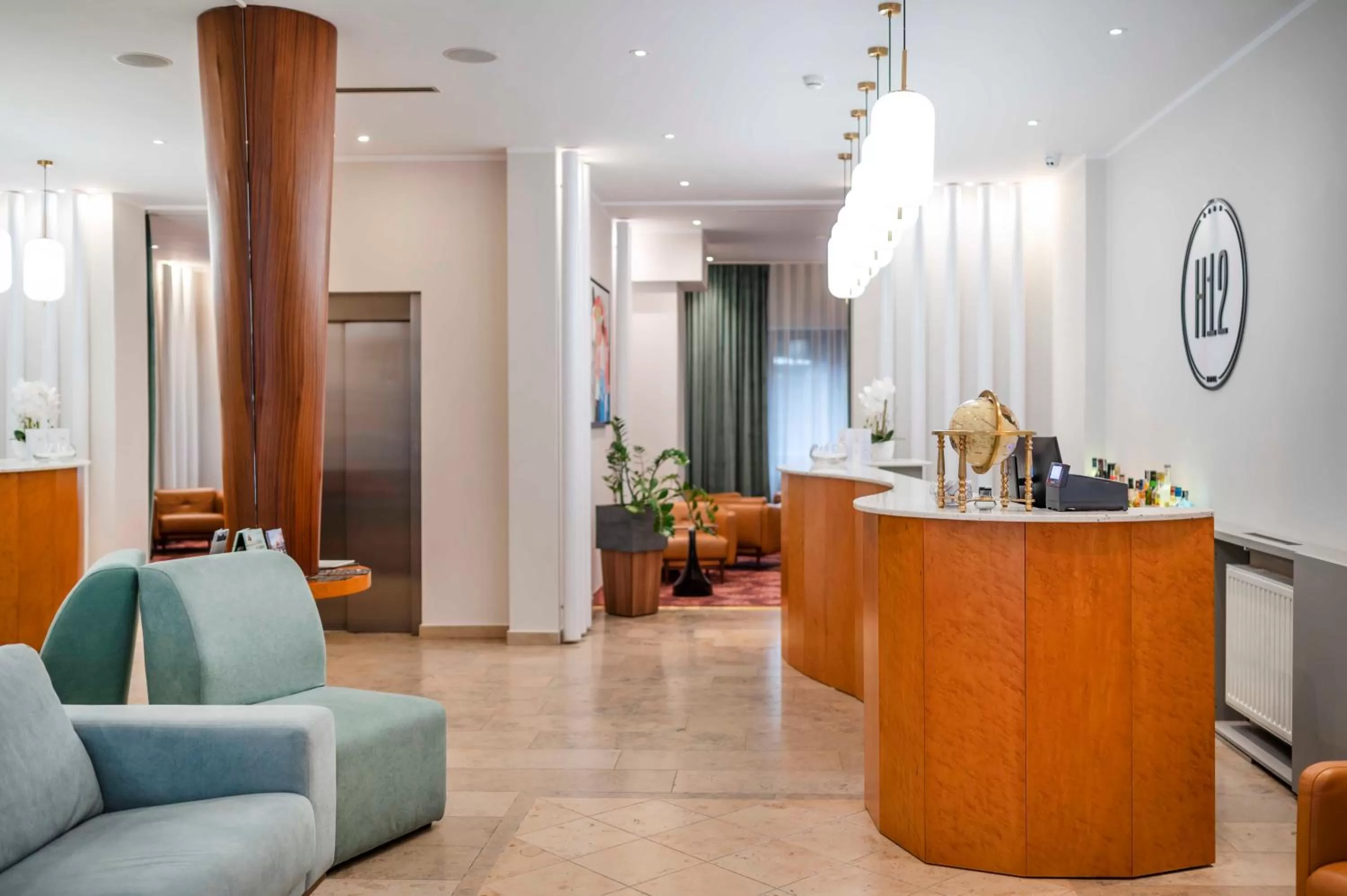 Lobby or reception in Hotel H12****