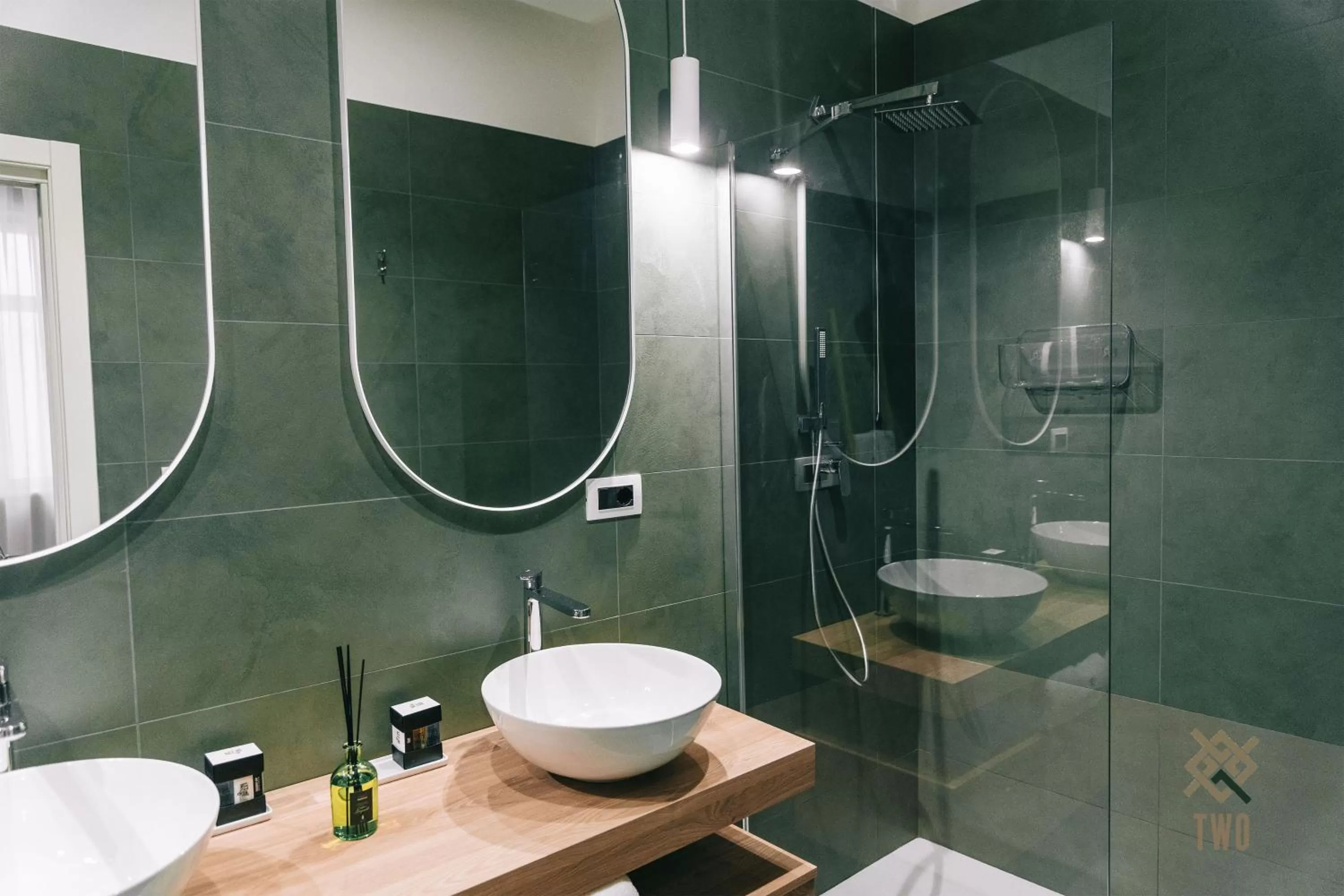 Shower in Four Pompei