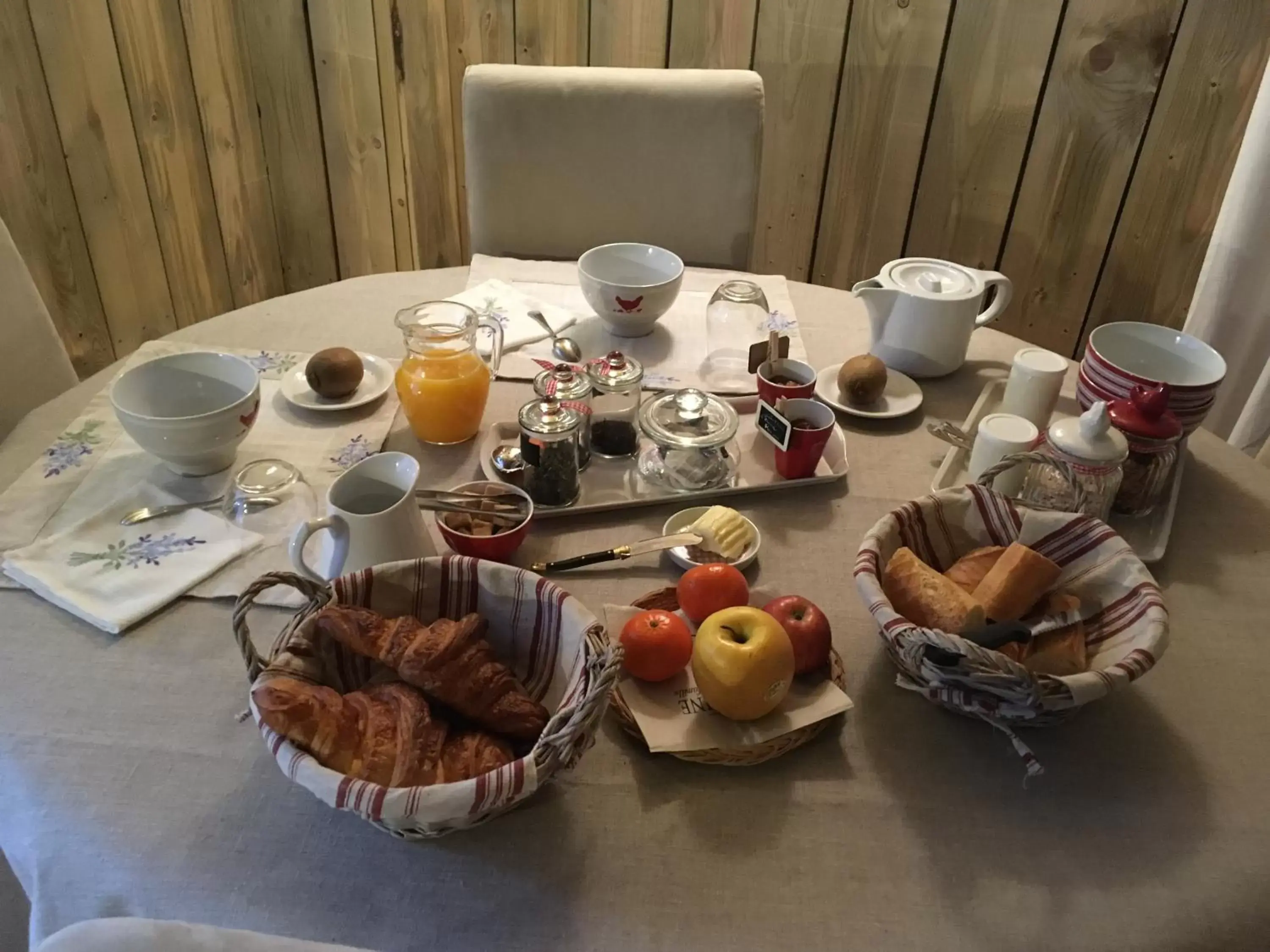 Breakfast in Les Bouyeres