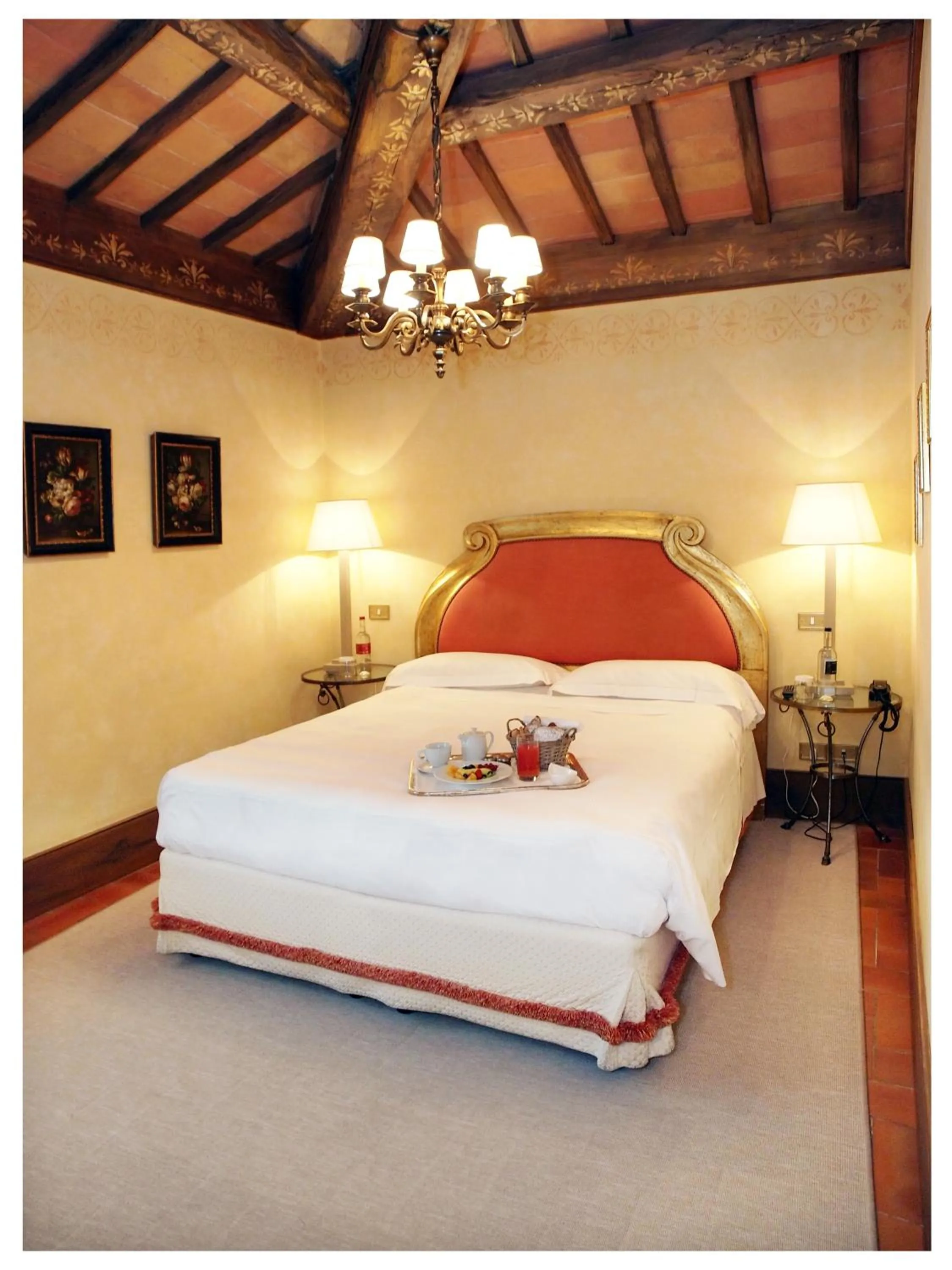 Bed in Relais Todini - Residenza d'epoca - Luxury Historic house