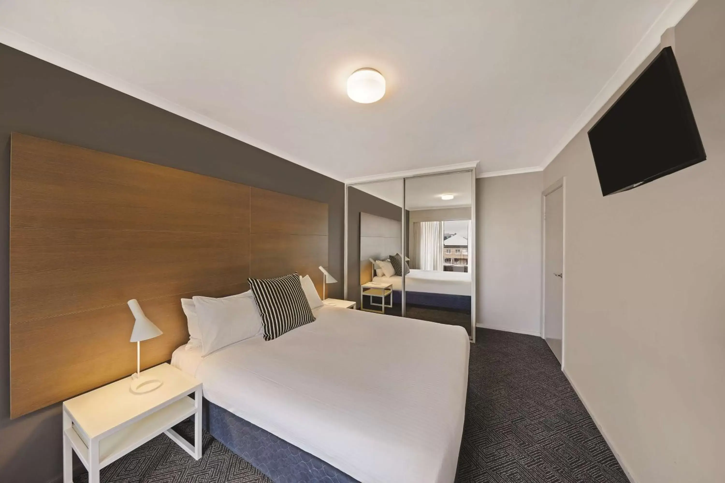 Bedroom, Bed in Adina Apartment Hotel Sydney Surry Hills