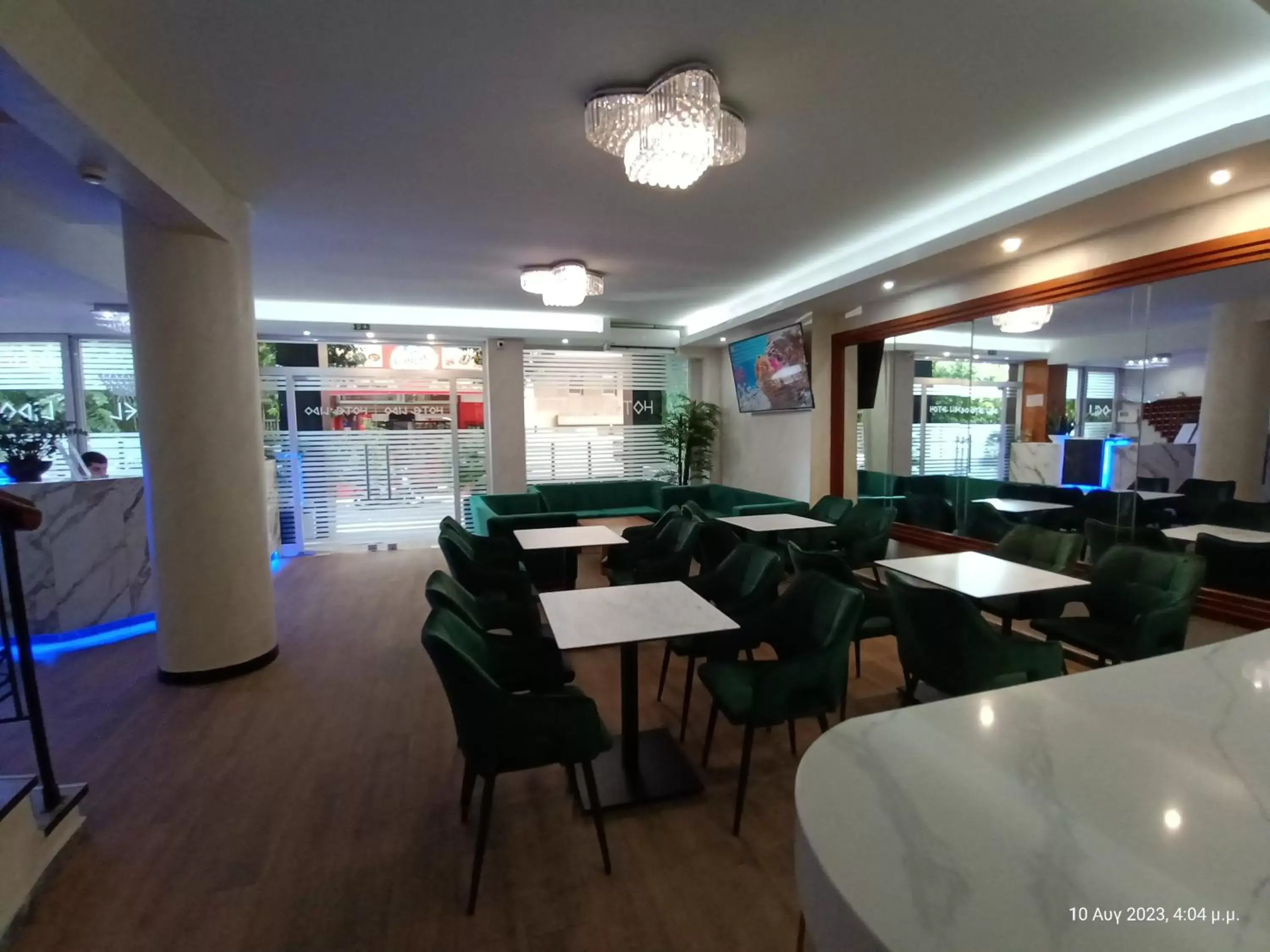 Restaurant/Places to Eat in Hotel Lido