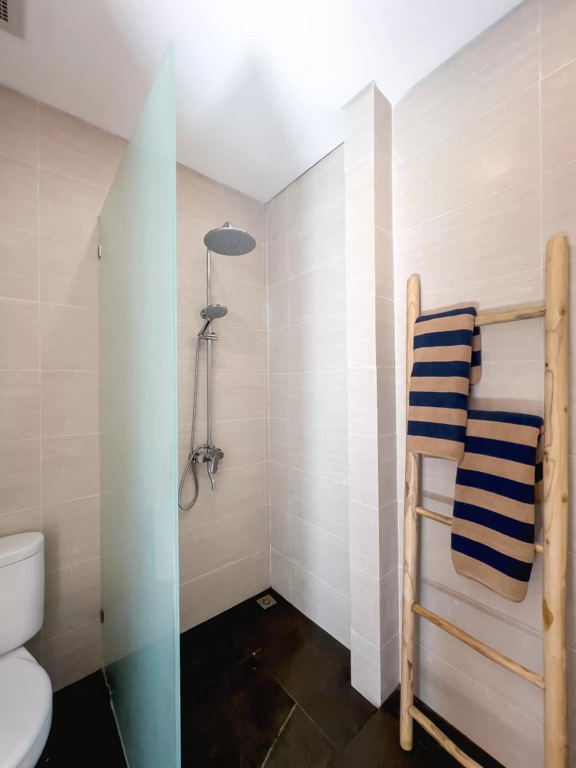 Shower, Bathroom in Puspa Ayu Villas & Apartments