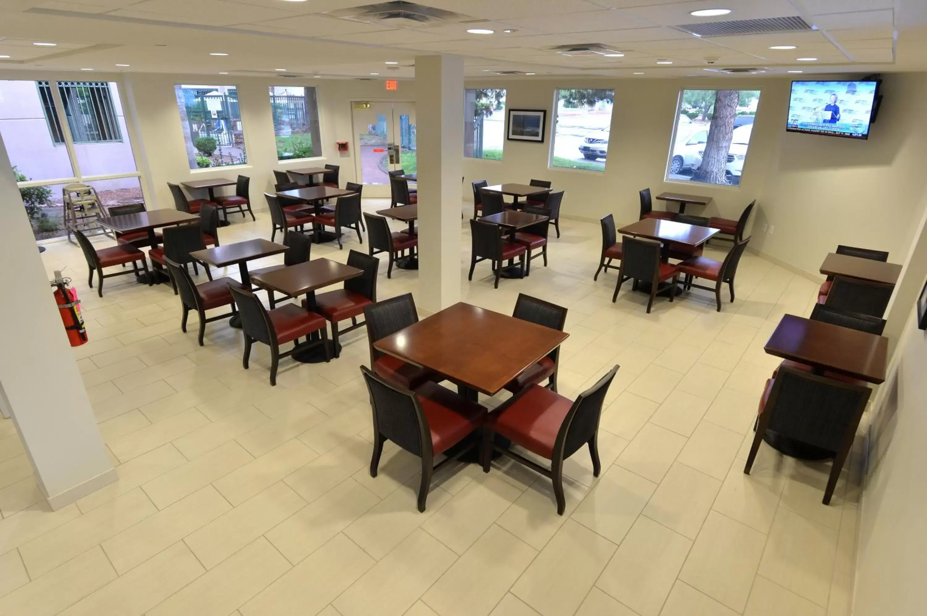 Lounge or bar, Restaurant/Places to Eat in Hawthorn Suites by Wyndham El Paso