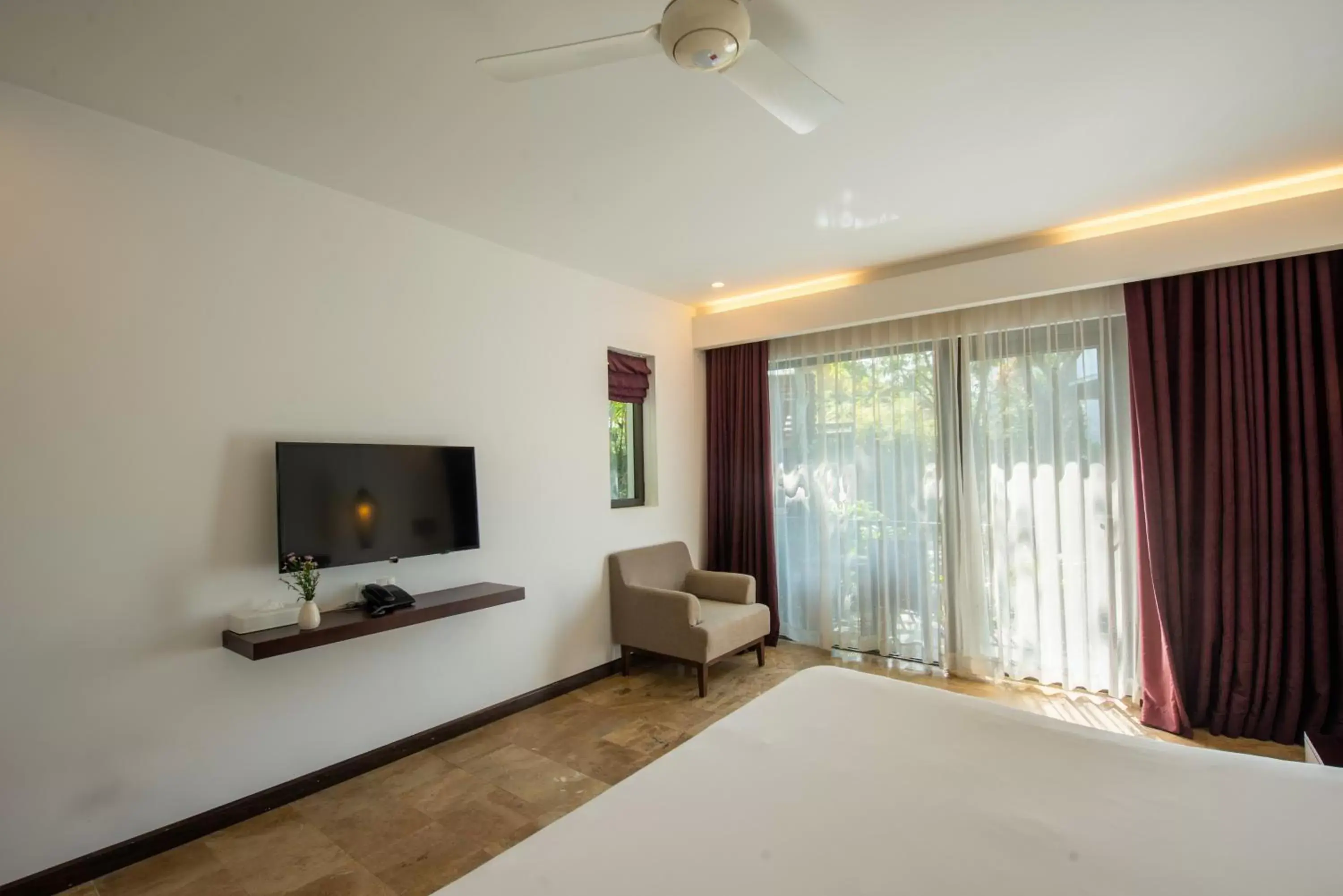 Bedroom, TV/Entertainment Center in SENVILA Boutique Resort & Spa