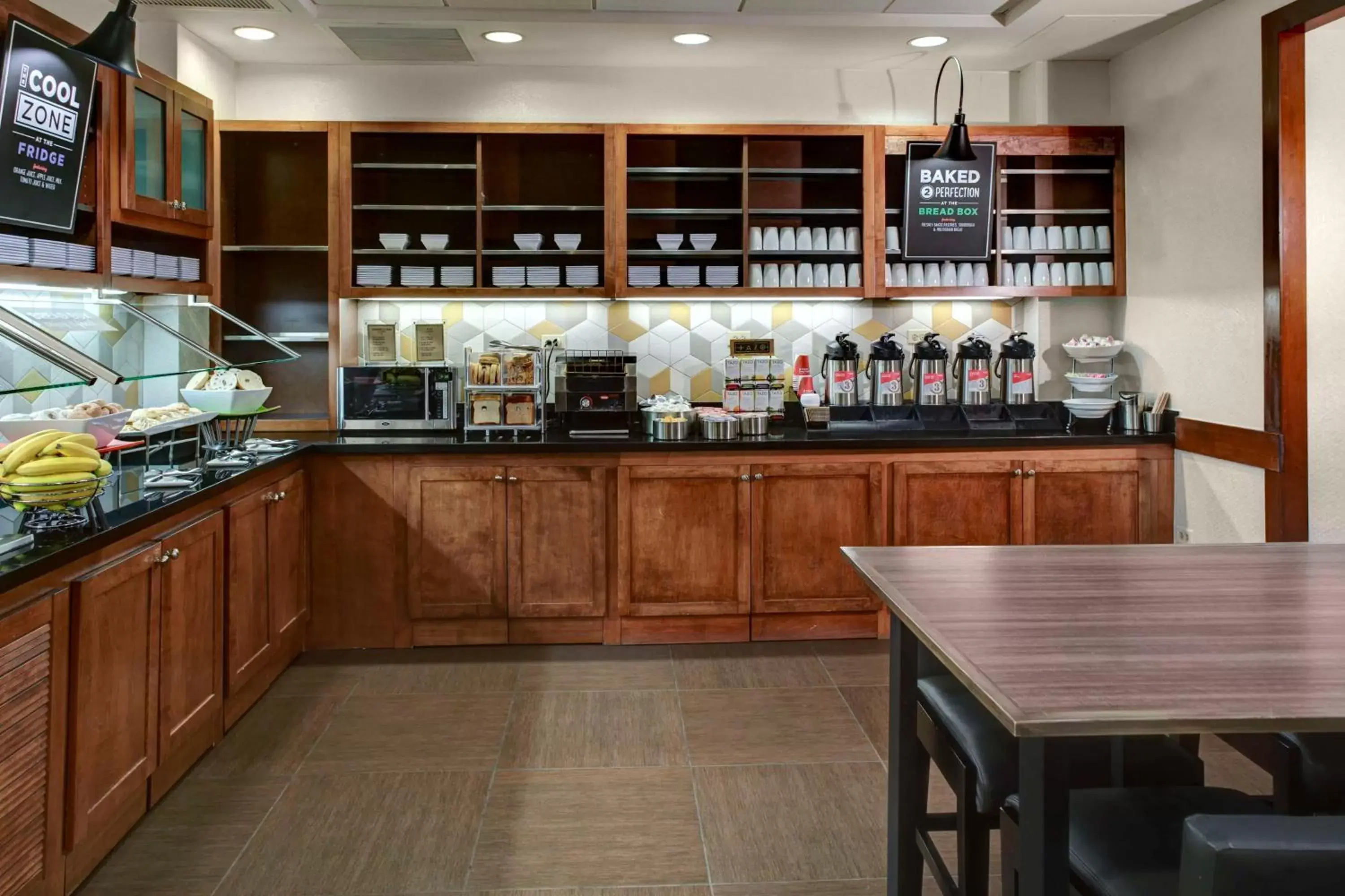 Restaurant/places to eat, Kitchen/Kitchenette in Hyatt Place Nashville Brentwood