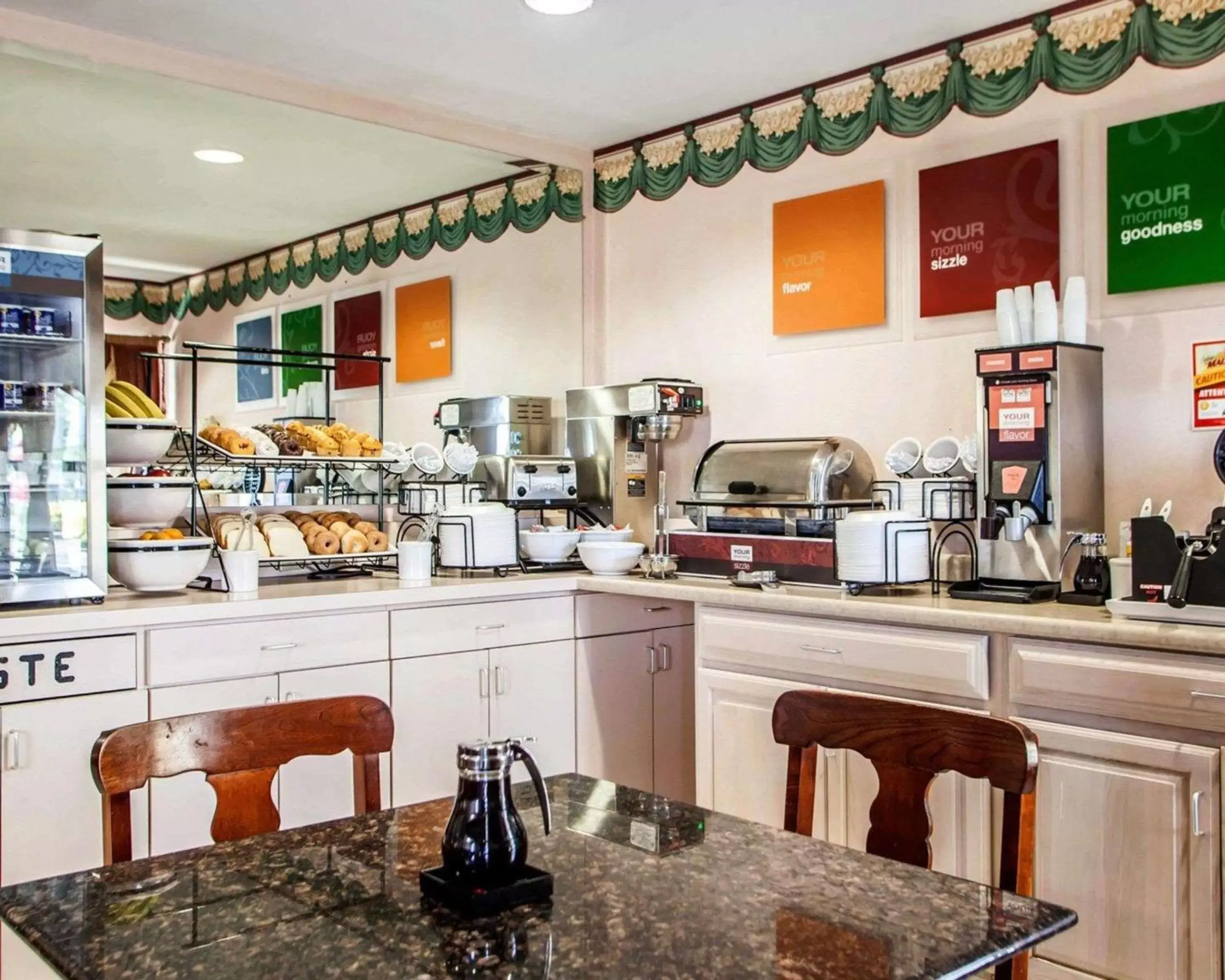 Restaurant/places to eat in Quality Inn Arcola Restaurant/places to eat in Quality Inn Arcola