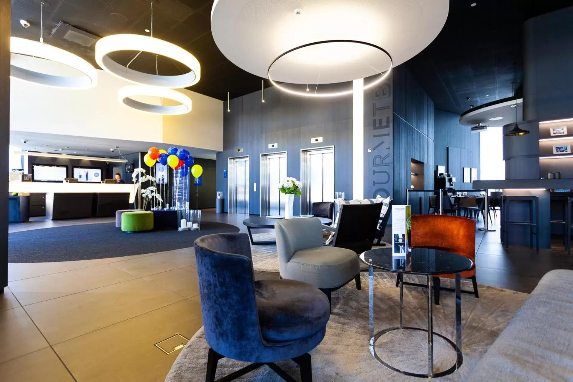 Lobby or reception, Lounge/Bar in Novotel Basel City