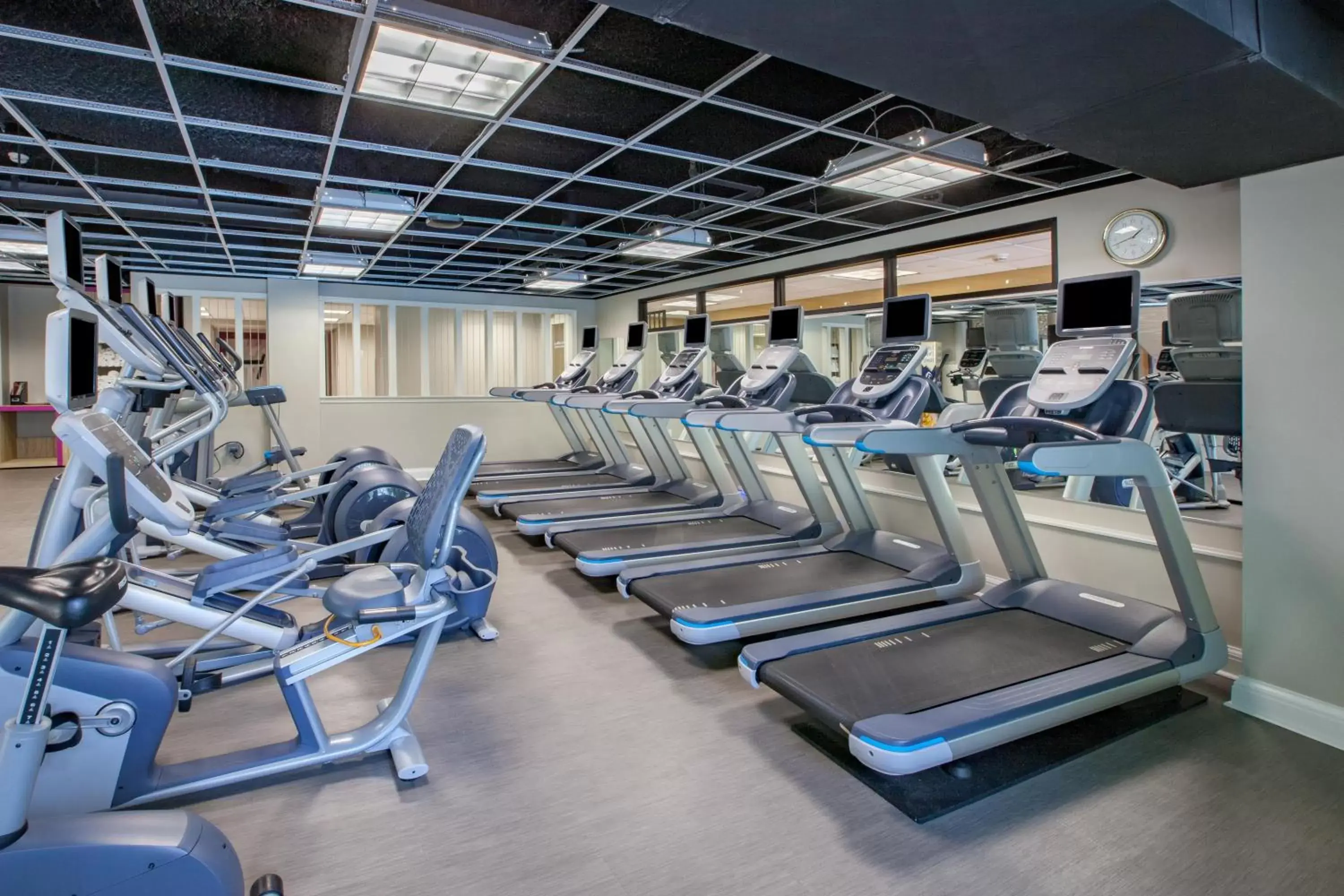 Fitness centre/facilities, Fitness Center/Facilities in Crowne Plaza Louisville Airport Expo Center, an IHG Hotel