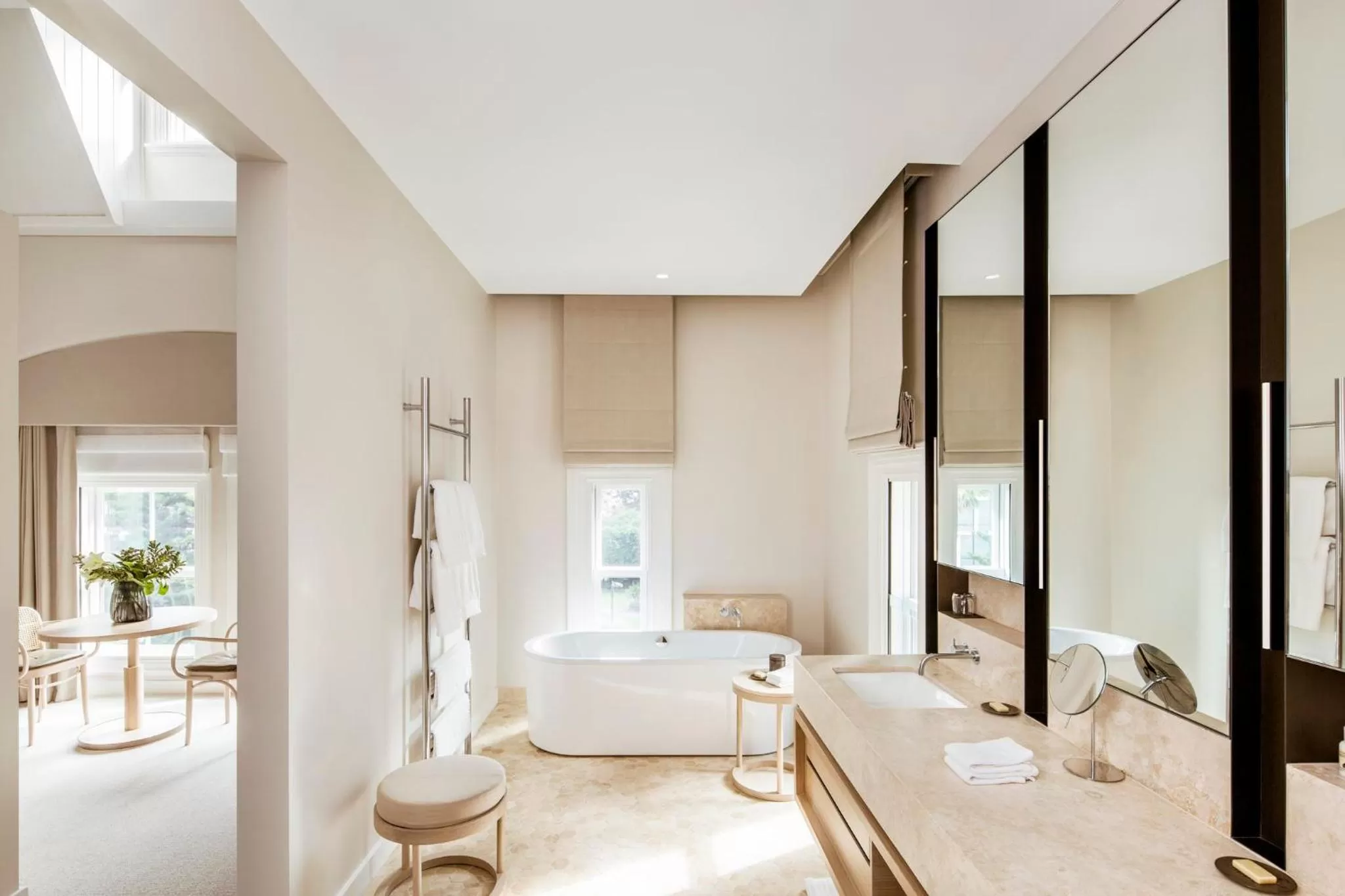 Bathroom, Bed in COMO The Treasury