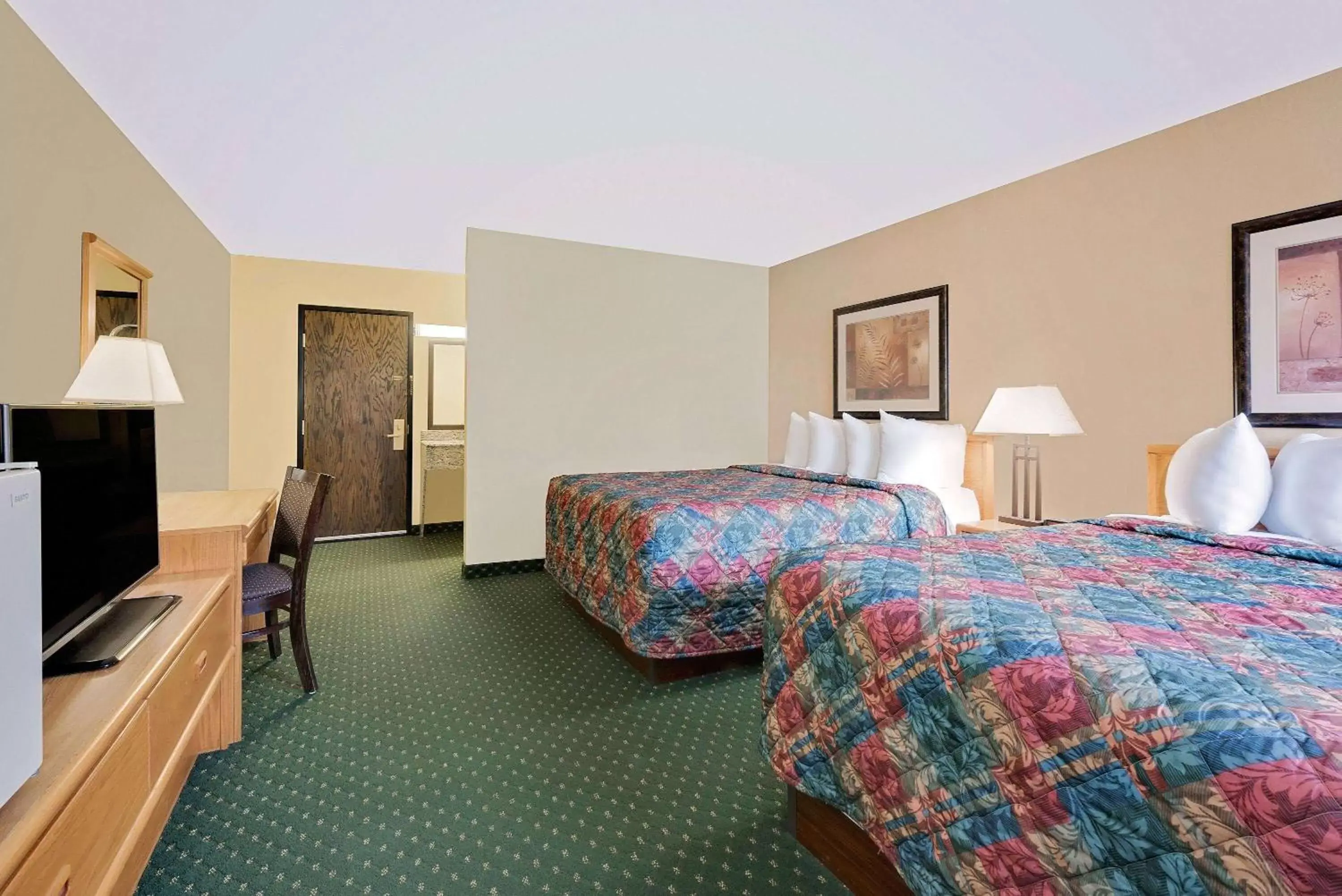 Photo of the whole room, Bed in Days Inn by Wyndham International Falls