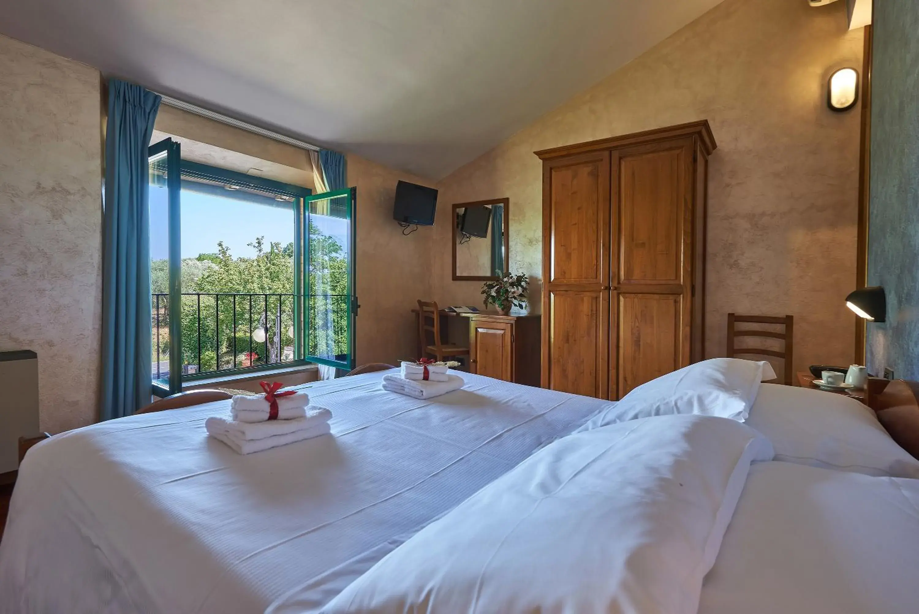 Bed in Casanova - Wellness Center La Grotta Etrusca