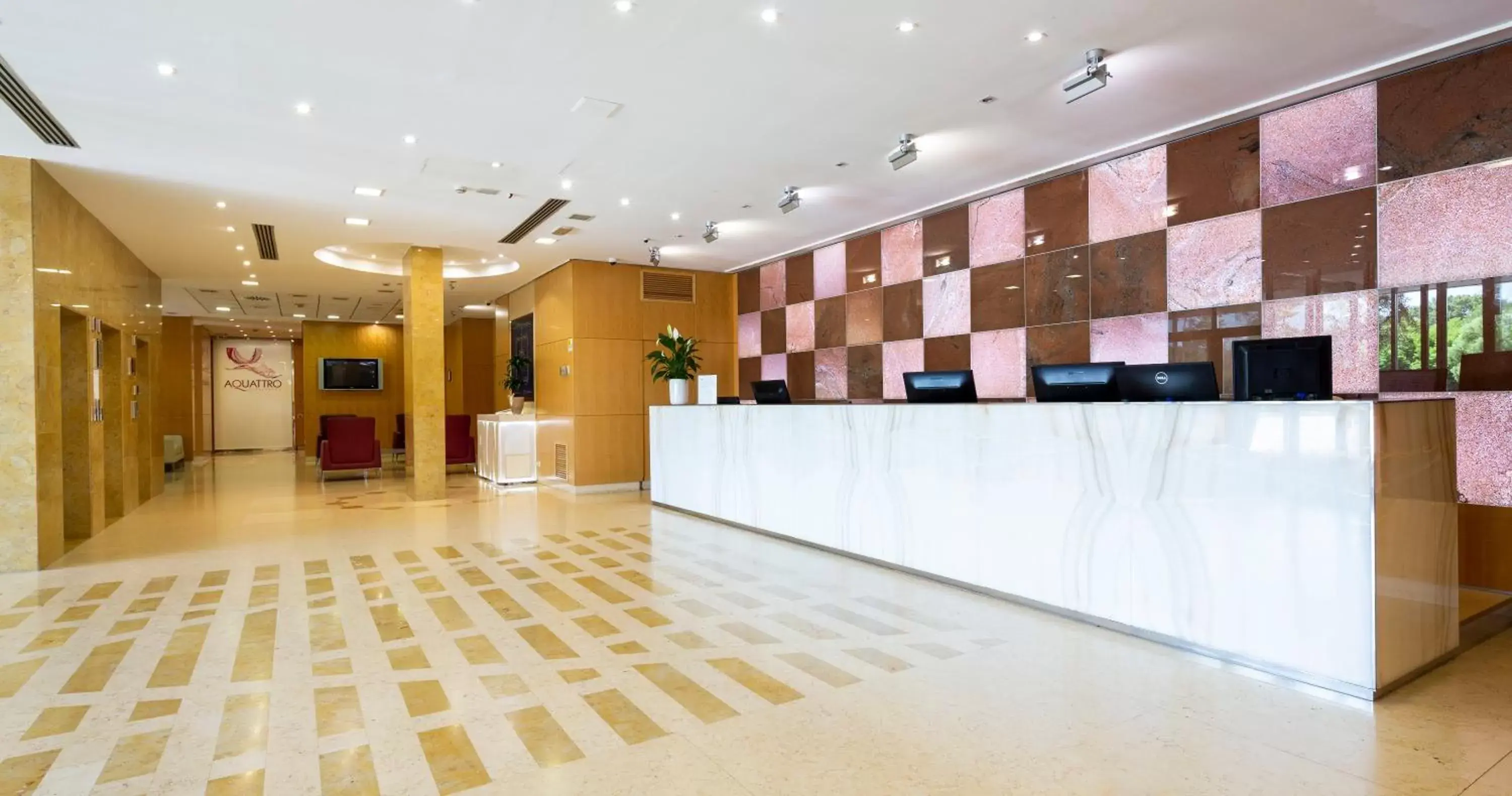 Lobby or reception, Lobby/Reception in Crowne Plaza Padova, an IHG Hotel