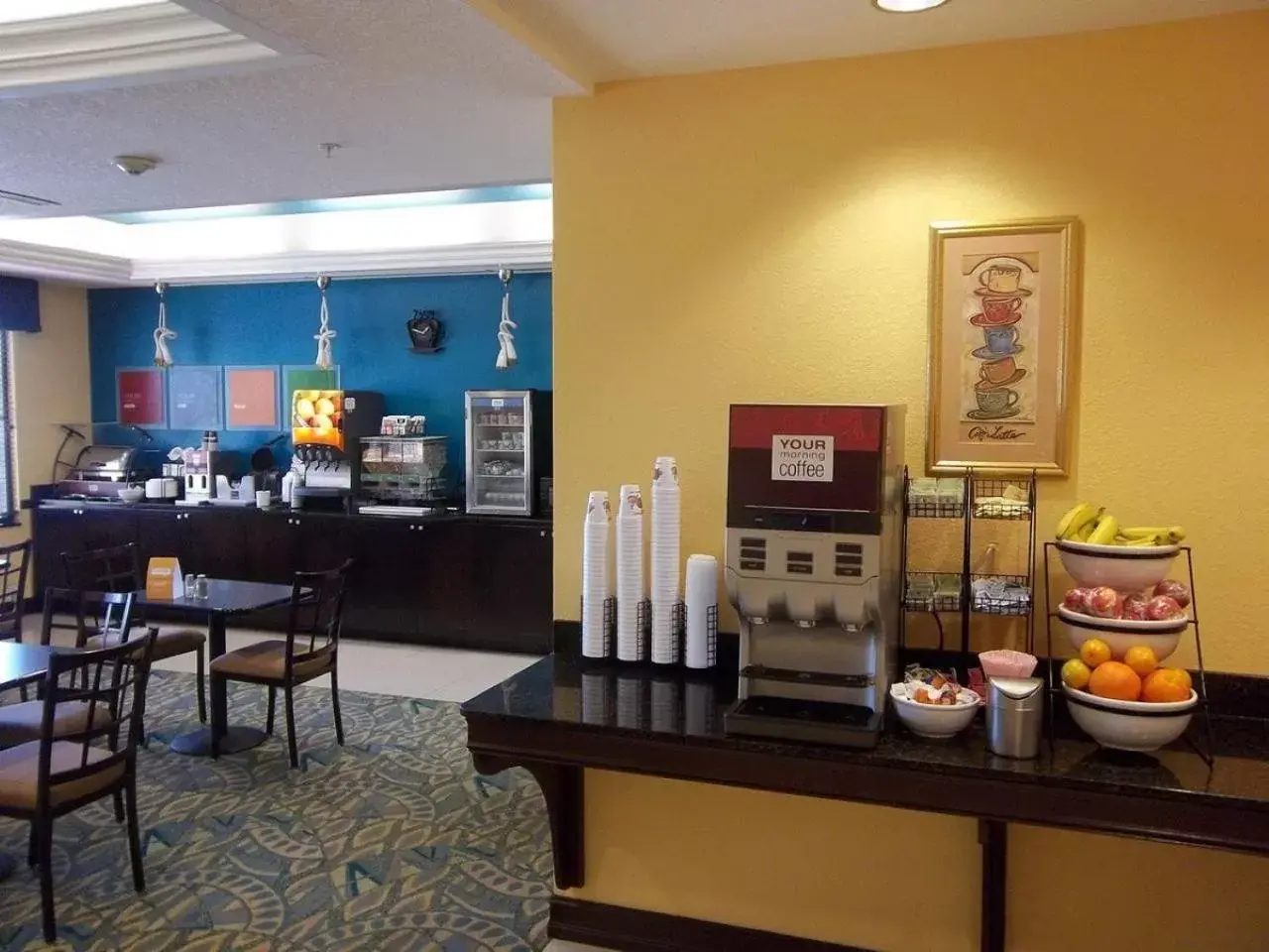 Breakfast, Restaurant/Places to Eat in Comfort Inn & Suites Northeast - Gateway
