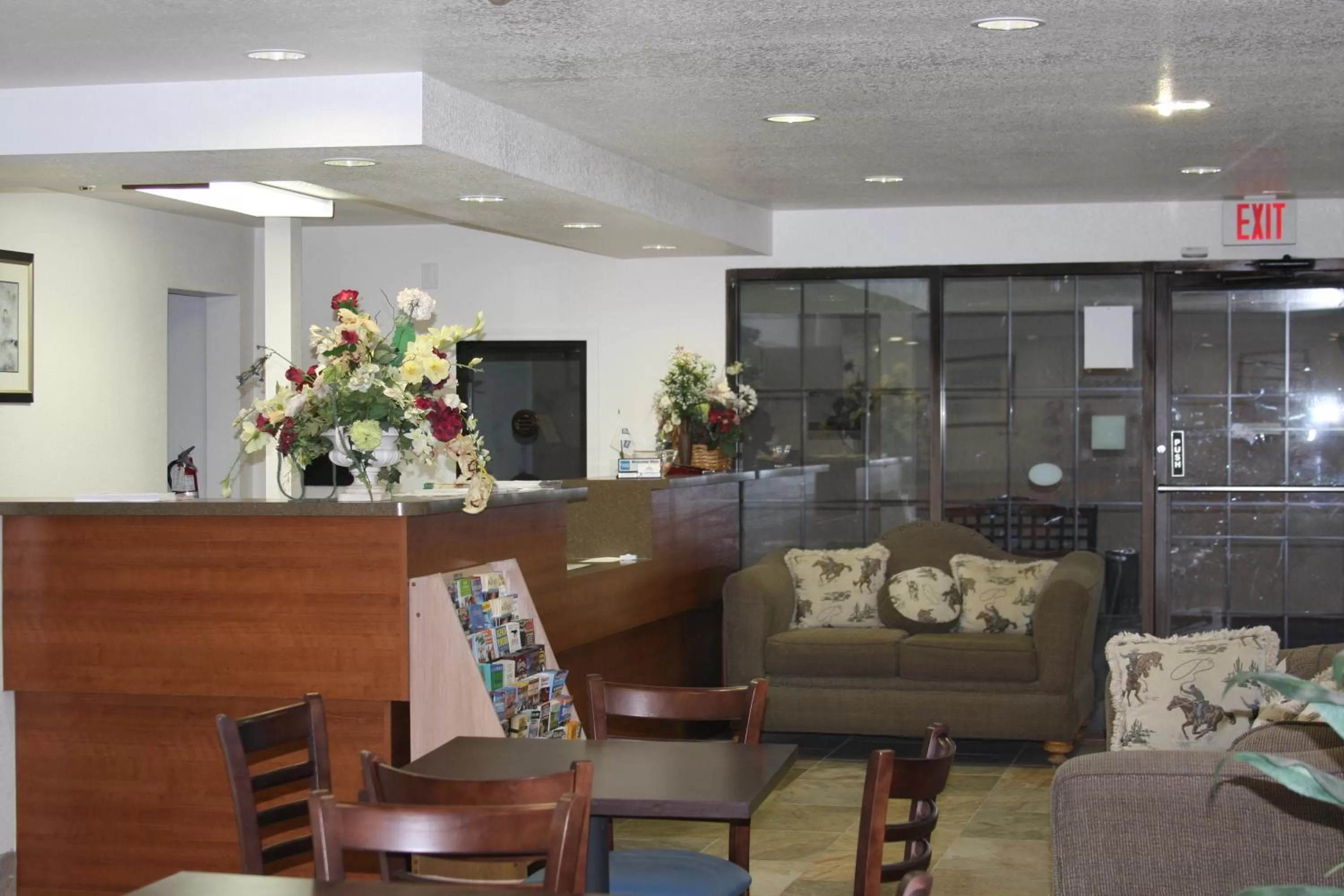 Lobby or reception in Days Inn & Suites by Wyndham Needles