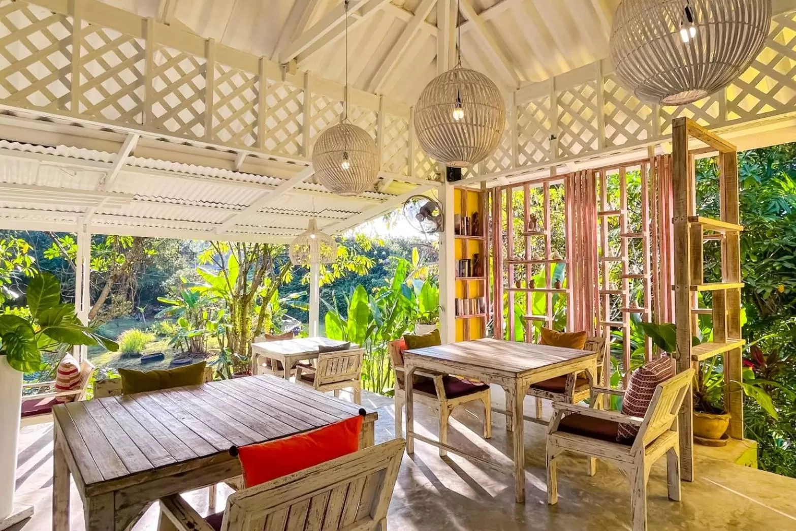 Restaurant/Places to Eat in Baan Bua Cottage SHA EXTRA PLUS B5510