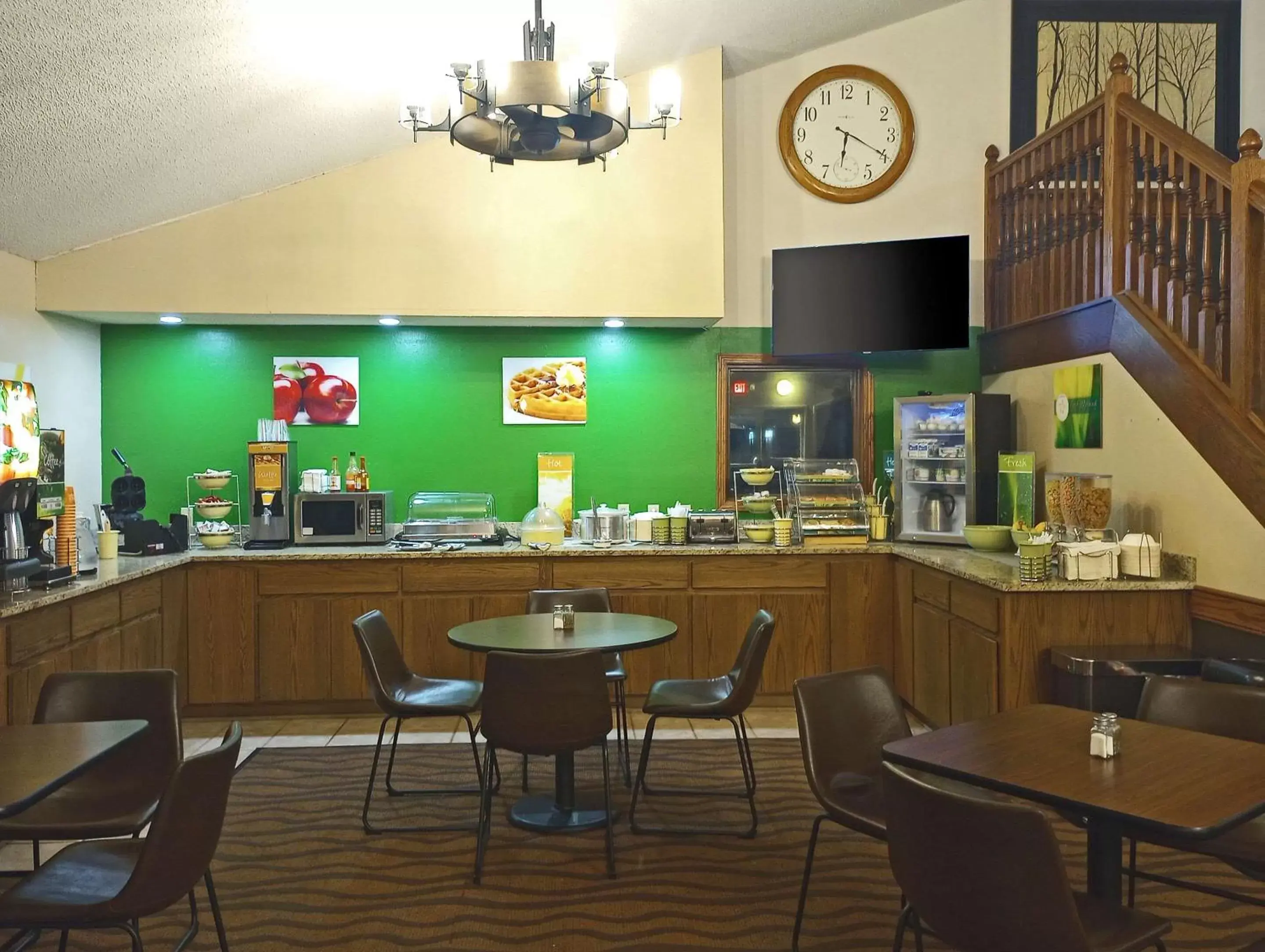 Breakfast, Restaurant/Places to Eat in Quality Inn Atchison