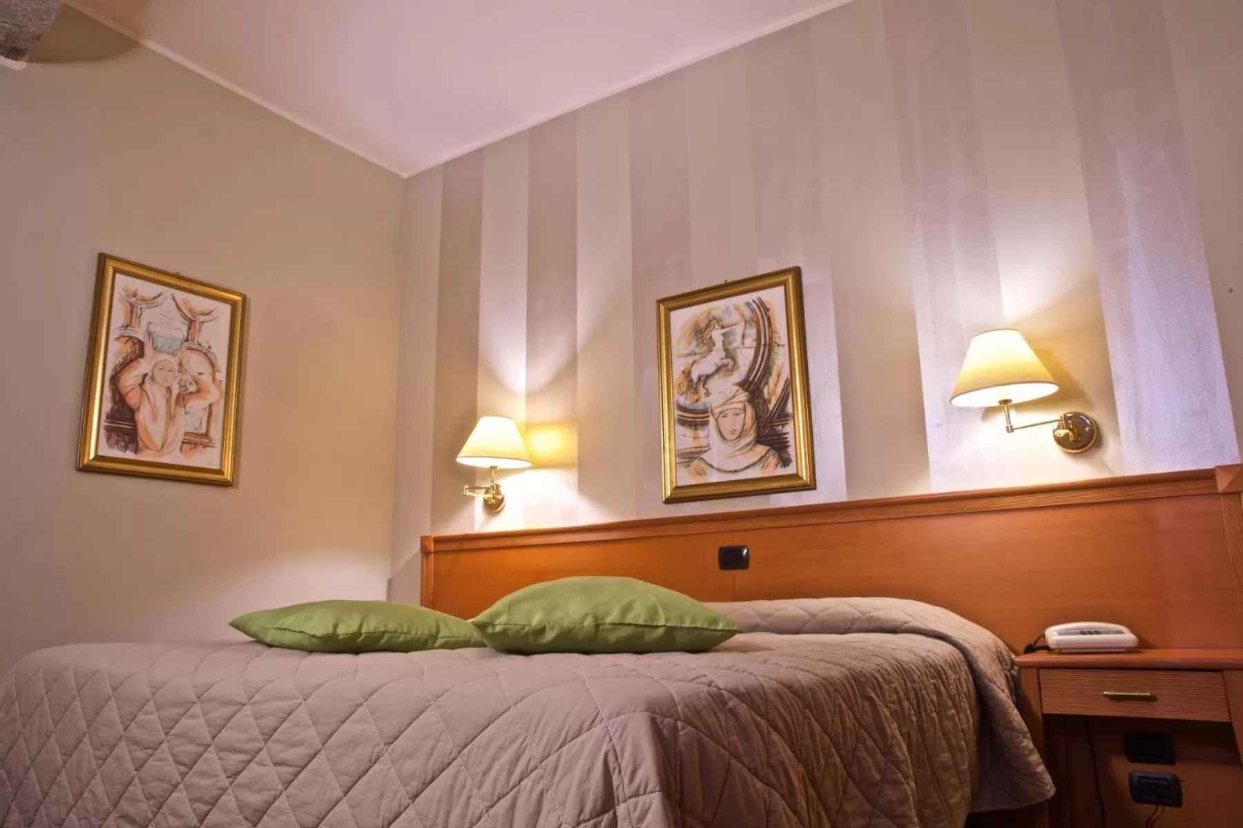 Bed in Hotel La Luna