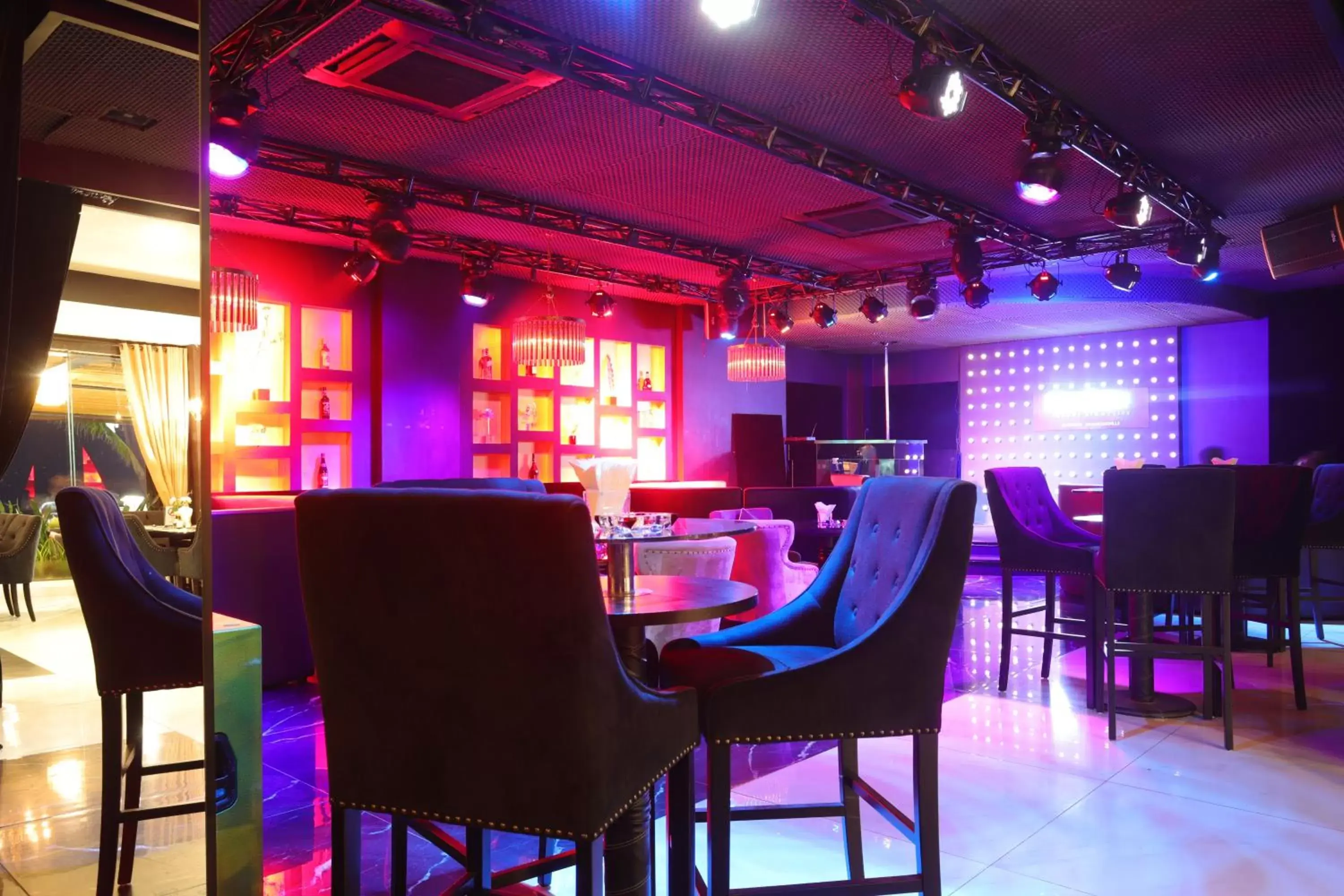 Nightclub / DJ, Restaurant/Places to Eat in Queenco Hotel & Casino