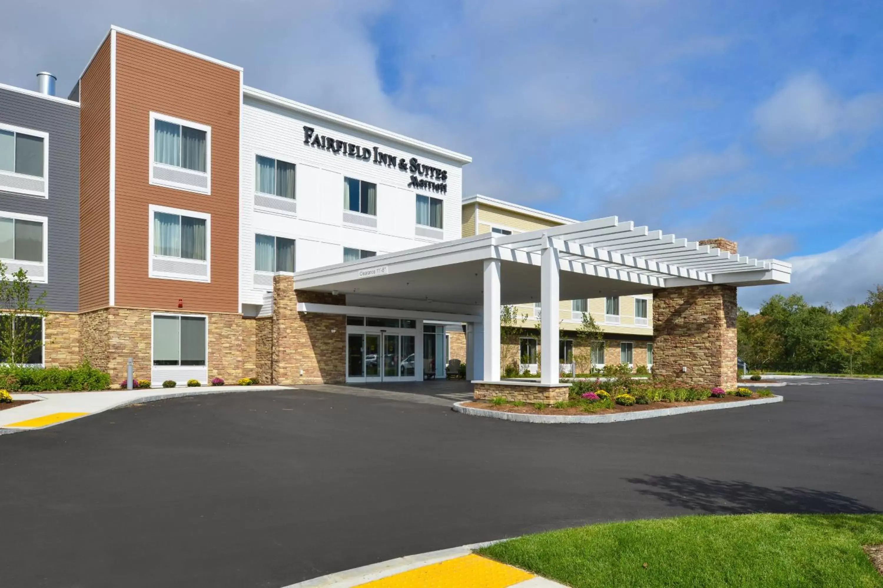 Property Building in Fairfield Inn & Suites by Marriott Plymouth White Mountains