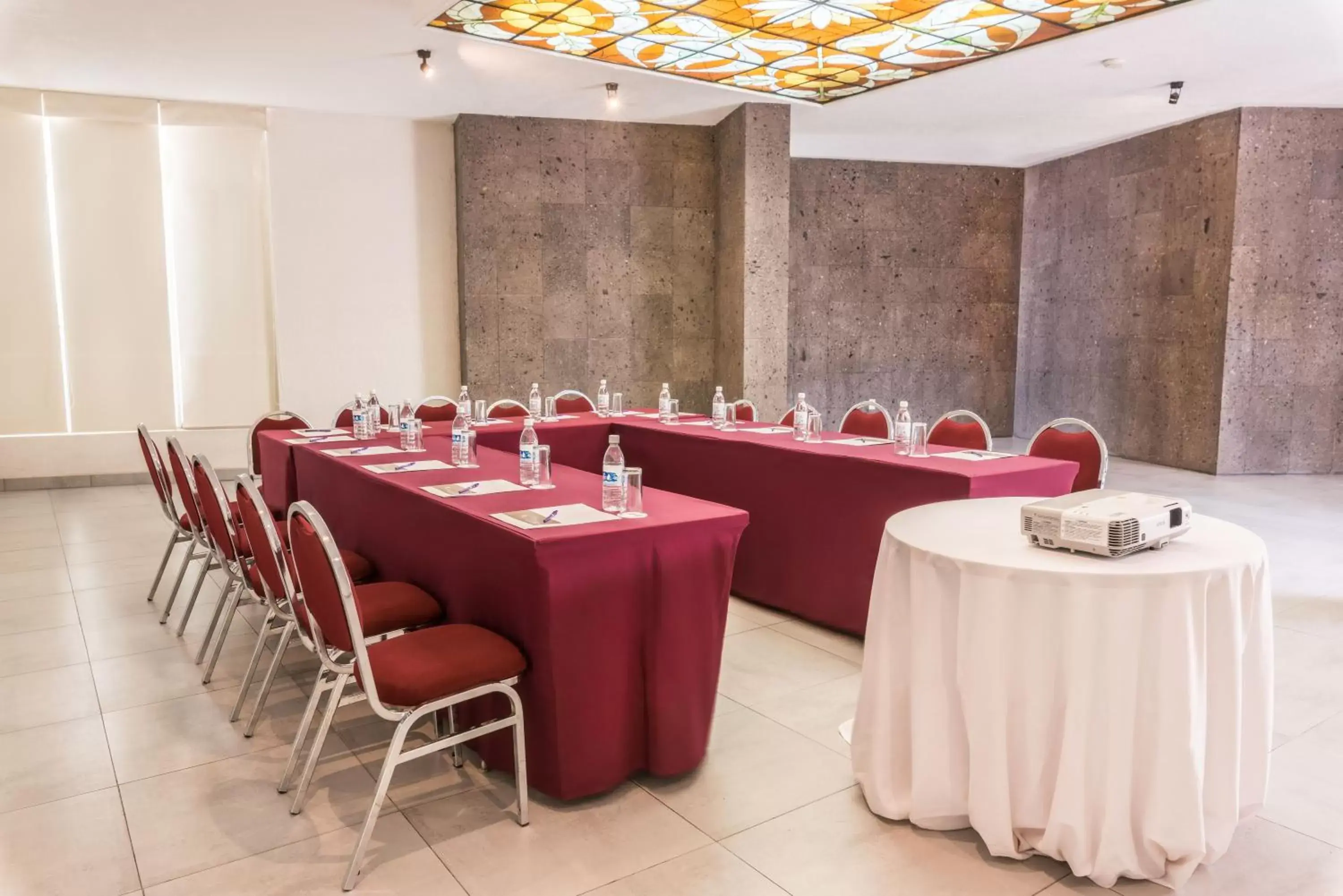 Business facilities in Hotel Abadia Tradicional