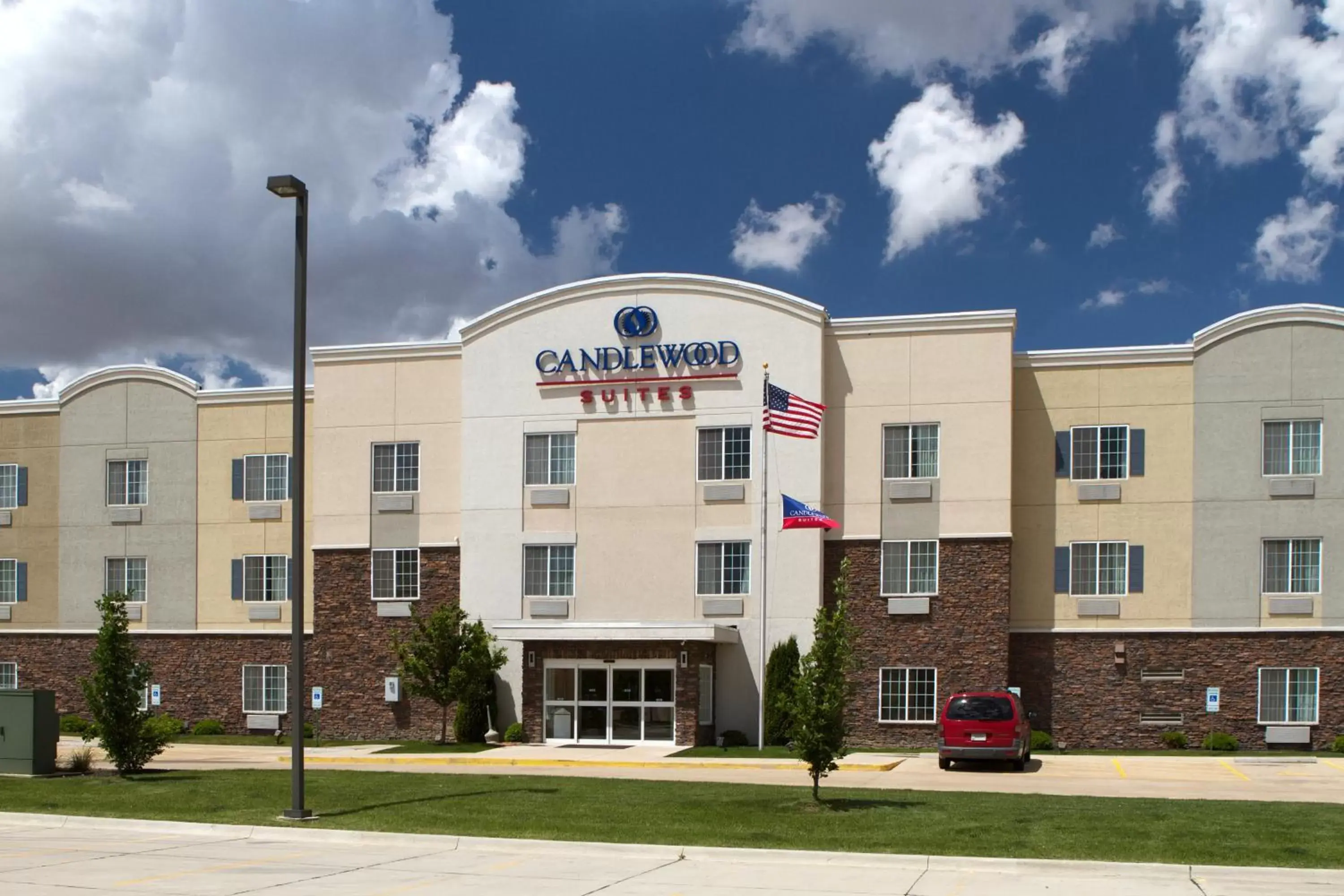 Property building in Candlewood Suites Champaign-Urbana University Area, an IHG Hotel