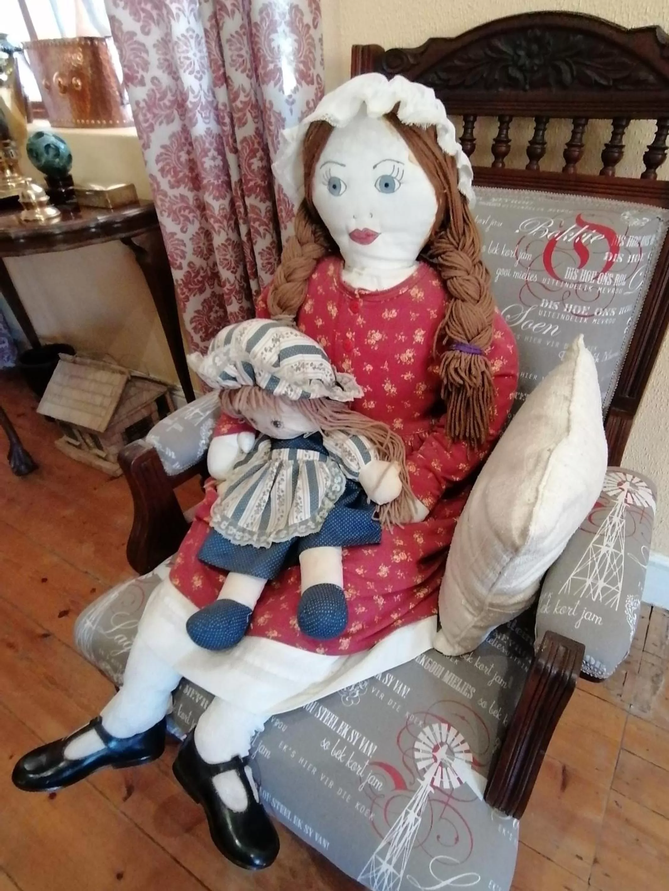 Decorative detail in Squirrels Corner