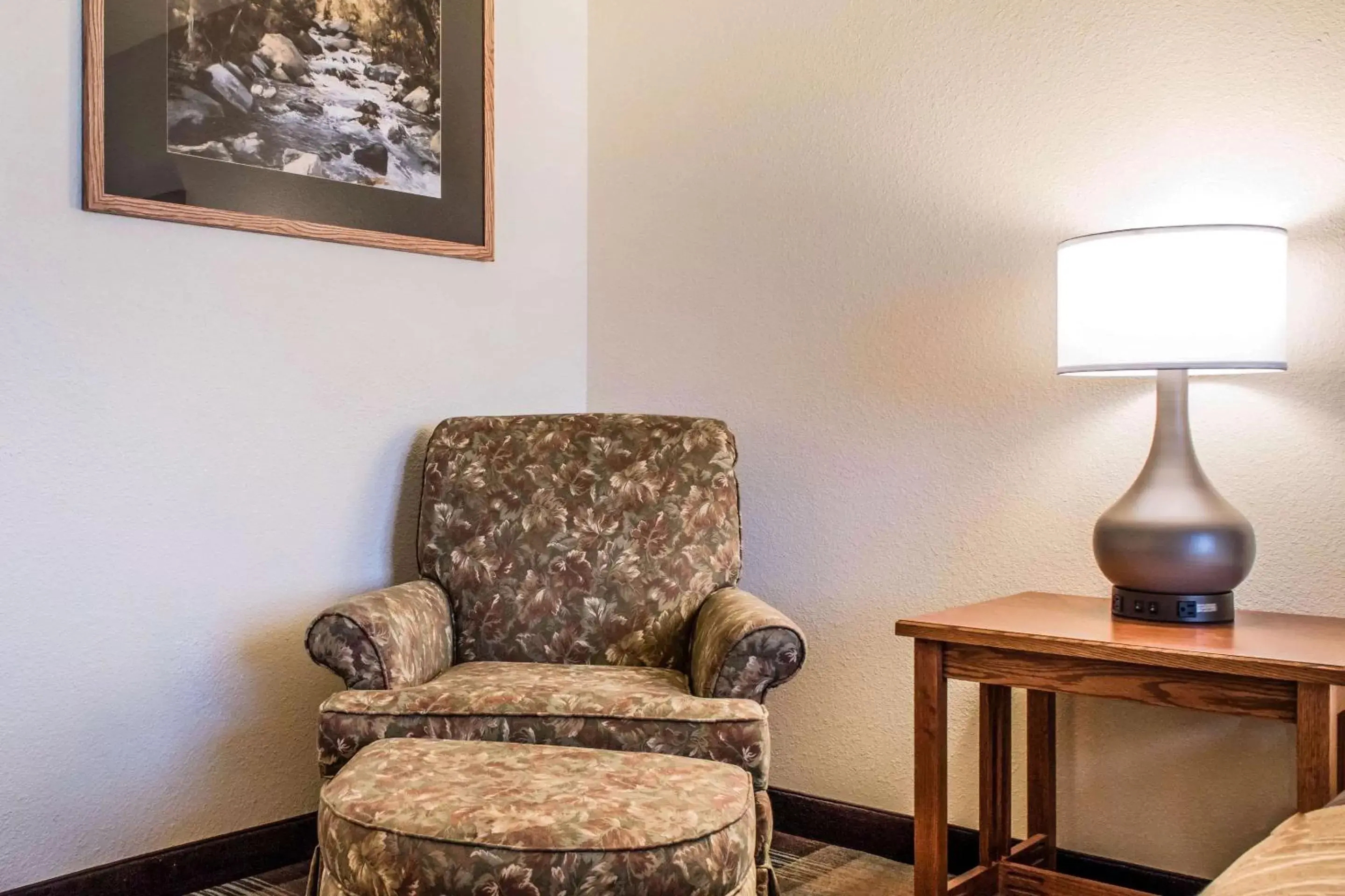Photo of the whole room, Seating Area in Comfort Inn & Suites Sheridan