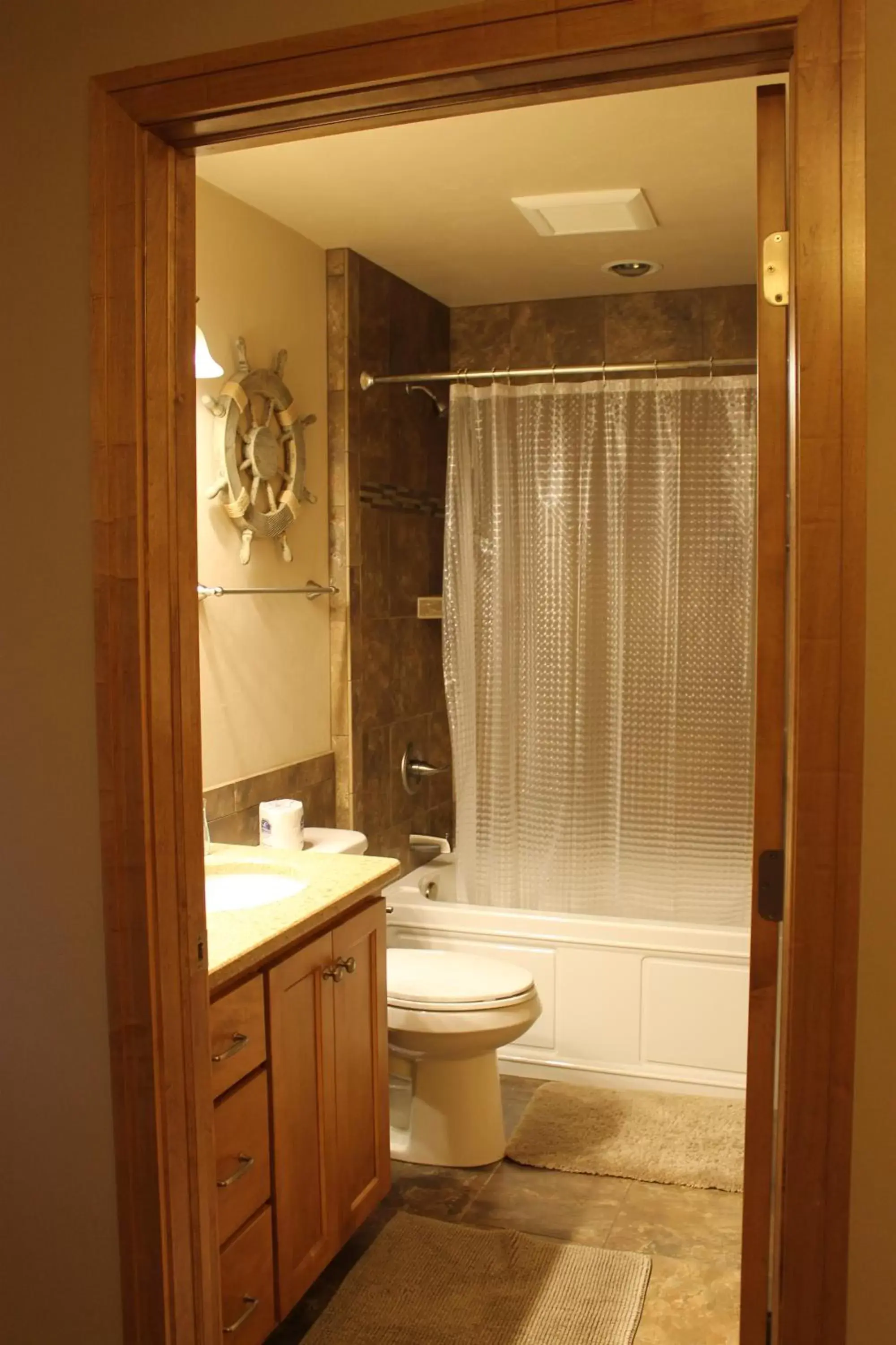 Bathroom in Cedar Court Inn